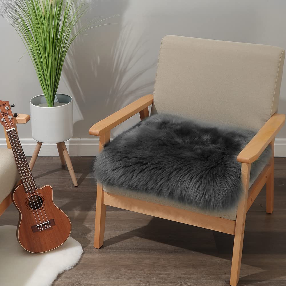 IRIWOOL Round Fur Sheepskin Chair Cover Seat Cushion Pad Super Soft Area Rugs for Living Bedroom Sofa (Gray Tip, Round 16.5" (Pack of 1))