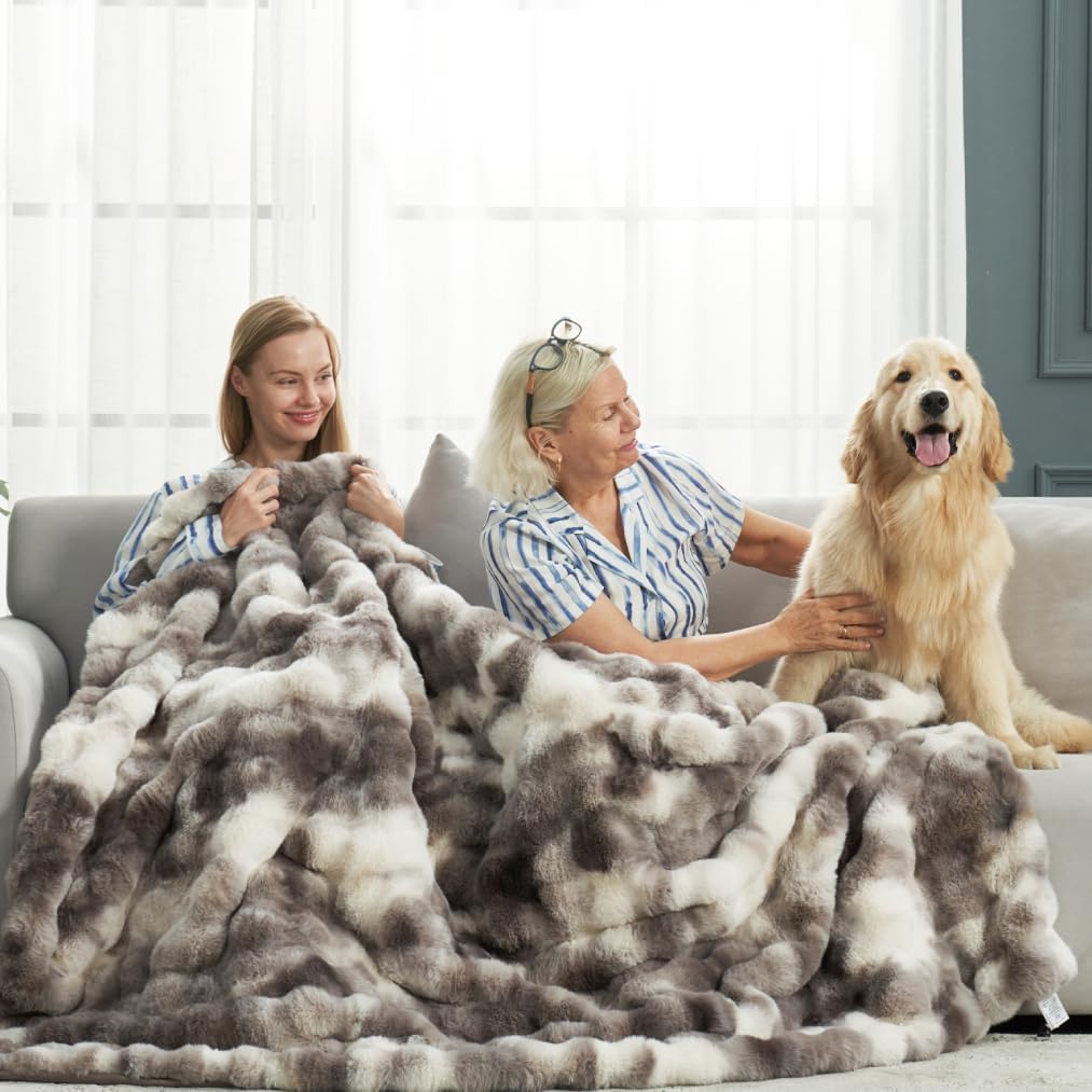 Cozy Bliss Faux Fur Throw Blanket for Couch, Fuzzy Soft Plush Thick Bubble Blanket for Sofa Bedroom Living Room,50 * 60 Inches Light Grey