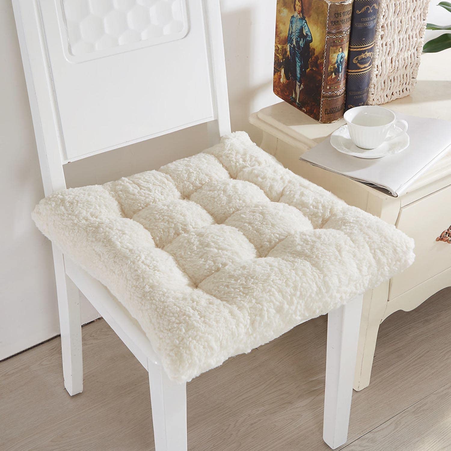 IXITON Thickened Plush seat Cushion,Lamb Fleece pad Warm Pillow Chair Stool heightened for Yoga Office Home Cafe Chair Meditation (Round White, 14 * 14 inch(35 * 35cm))