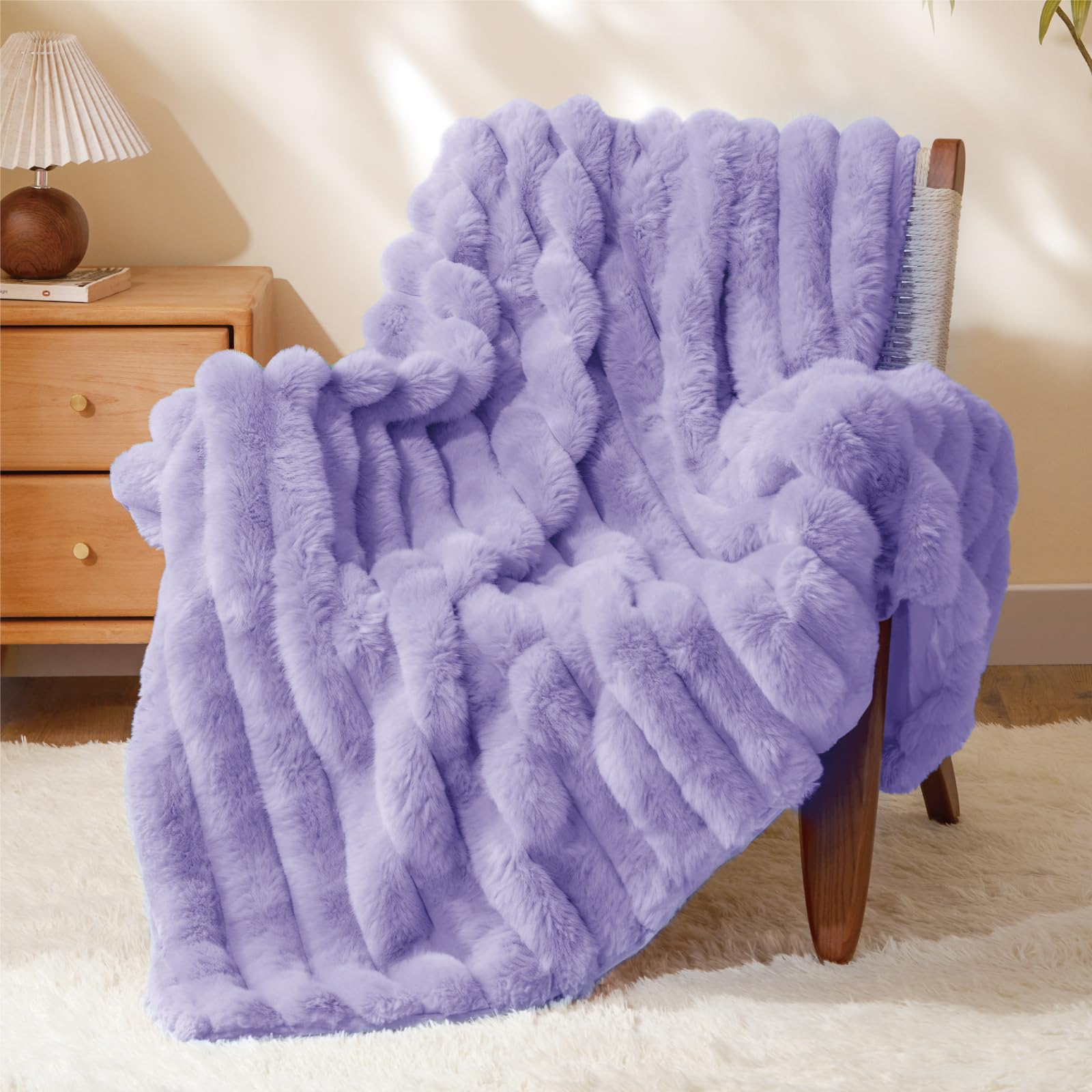Cream 50x60" Faux Fur Blanket, Soft Fluffy Plush Throw for Couch & Gift