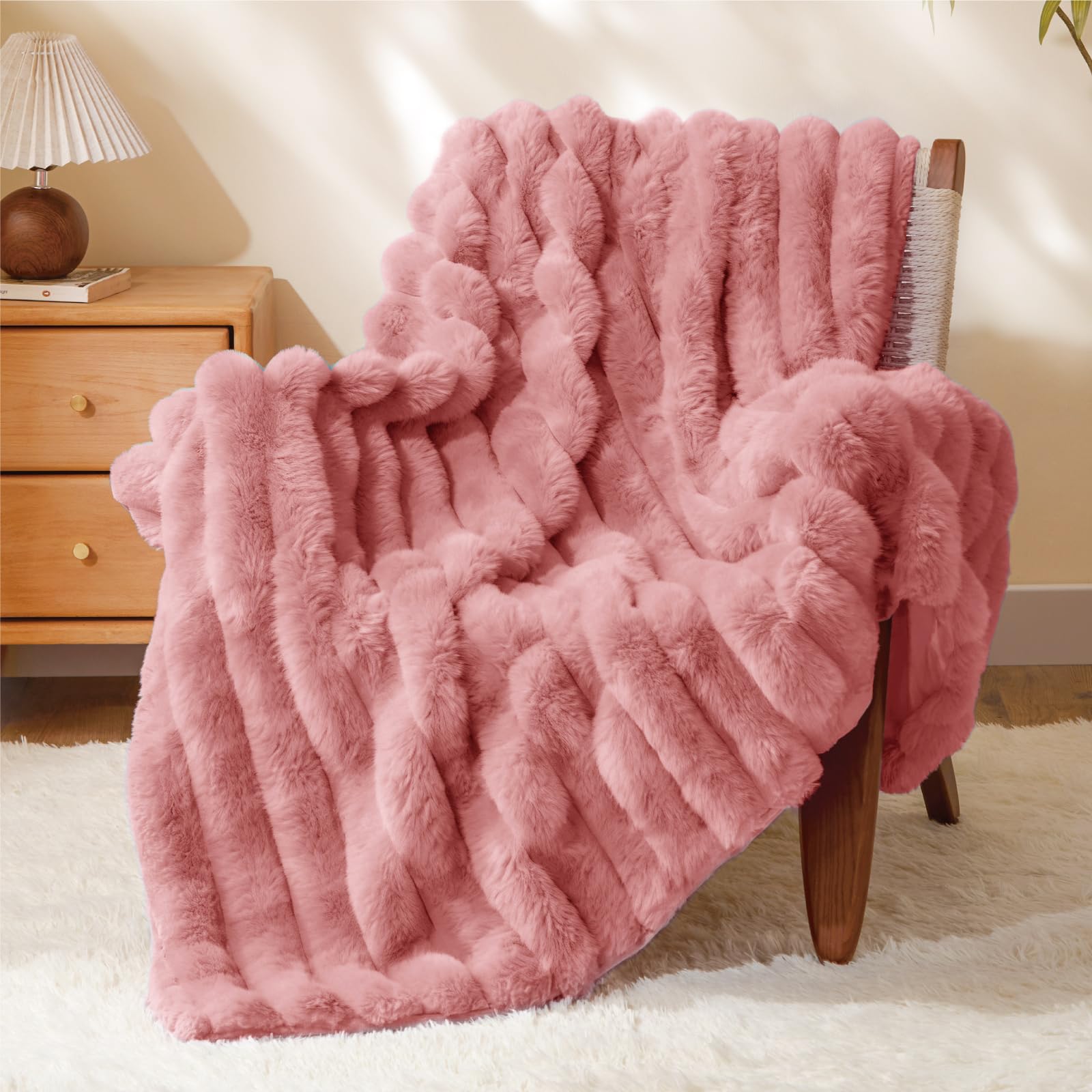 Cream 50x60" Faux Fur Blanket, Soft Fluffy Plush Throw for Couch & Gift