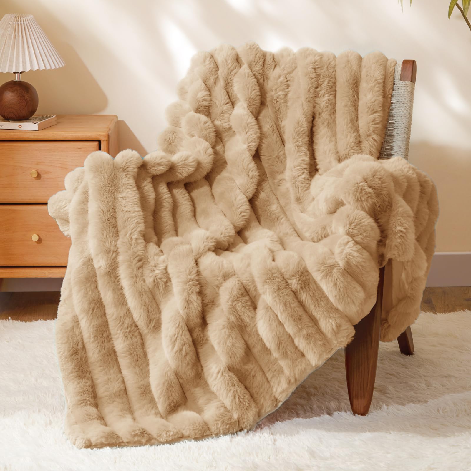 Cream 50x60" Faux Fur Blanket, Soft Fluffy Plush Throw for Couch & Gift