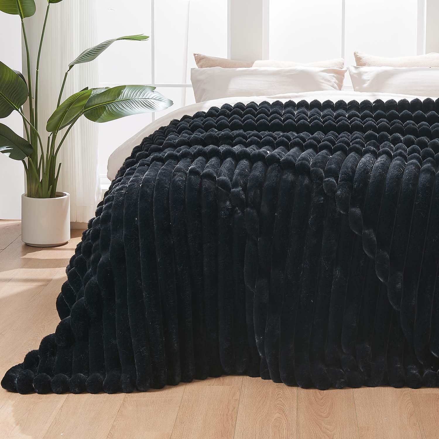 Lotus Karen Faux Fur Twin Blanket for Couch, Cozy Soft Fluffy Fuzzy Cream White Blanket, Striped Warm Thick Furry Plush Shaggy Small Blankets for Women,60x80 Inches