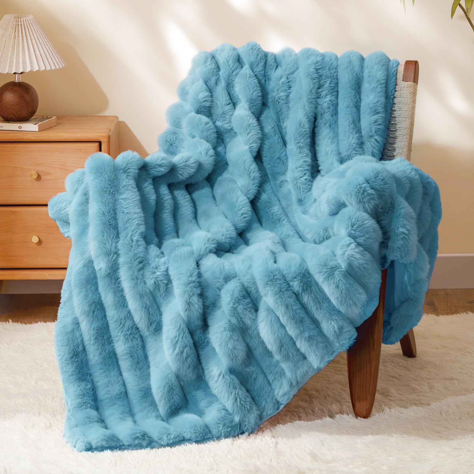 Cream 50x60" Faux Fur Blanket, Soft Fluffy Plush Throw for Couch & Gift