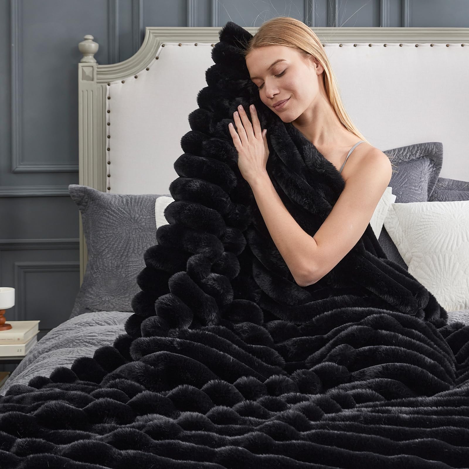 Cozy Bliss Faux Fur Throw Blanket for Couch, Cozy Warm Plush Striped Blanket for Sofa Bedroom Living Room, 50 * 60 Inches Cream White