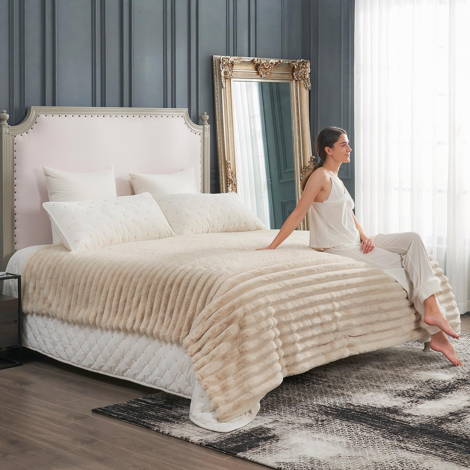 Cozy Bliss Faux Fur Throw Blanket for Couch, Cozy Warm Plush Striped Blanket for Sofa Bedroom Living Room, 60 * 80 Inches Cream White