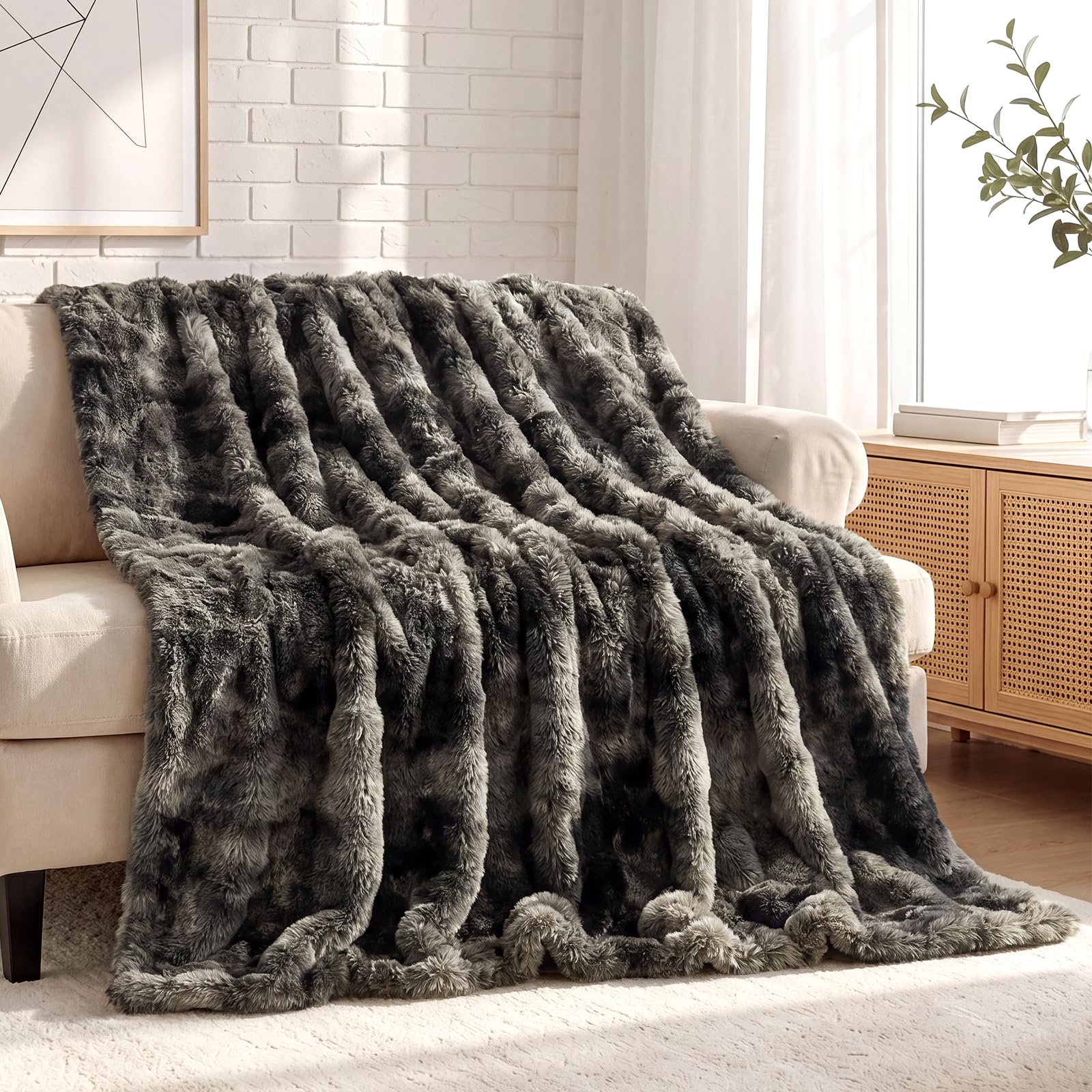 Wajade Fluffy Faux Fur Throw Blanket for Couch Bed 60x80, Luxury Soft Thick Fuzzy Plush Bubble Blanket, Warm Cozy Blanket for Sofa Chair Linen