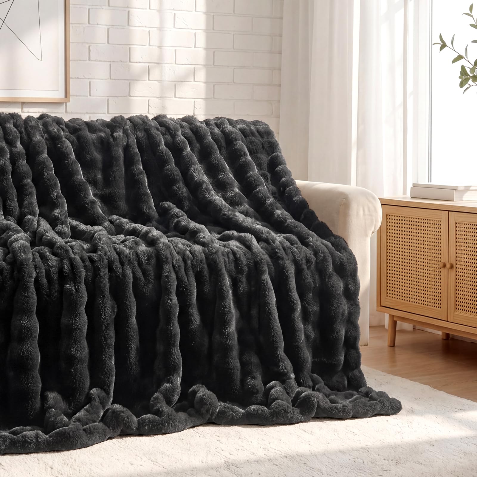 Wajade Fluffy Faux Fur Throw Blanket for Couch Bed 60x80, Luxury Soft Thick Fuzzy Plush Bubble Blanket, Warm Cozy Blanket for Sofa Chair Linen