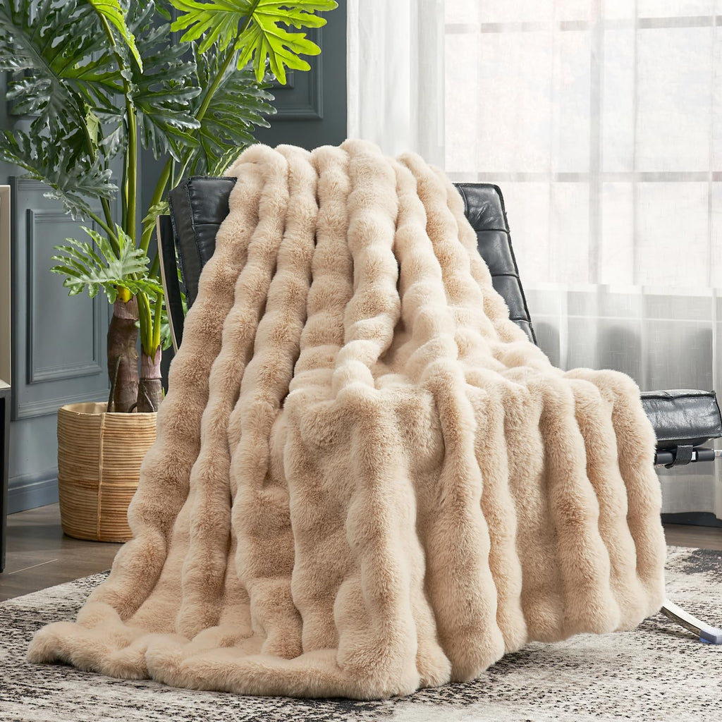 Cozy Bliss Faux Fur Throw Blanket for Couch, Fuzzy Soft Plush Thick Bubble Blanket for Sofa Bedroom Living Room,50 * 60 Inches Light Grey