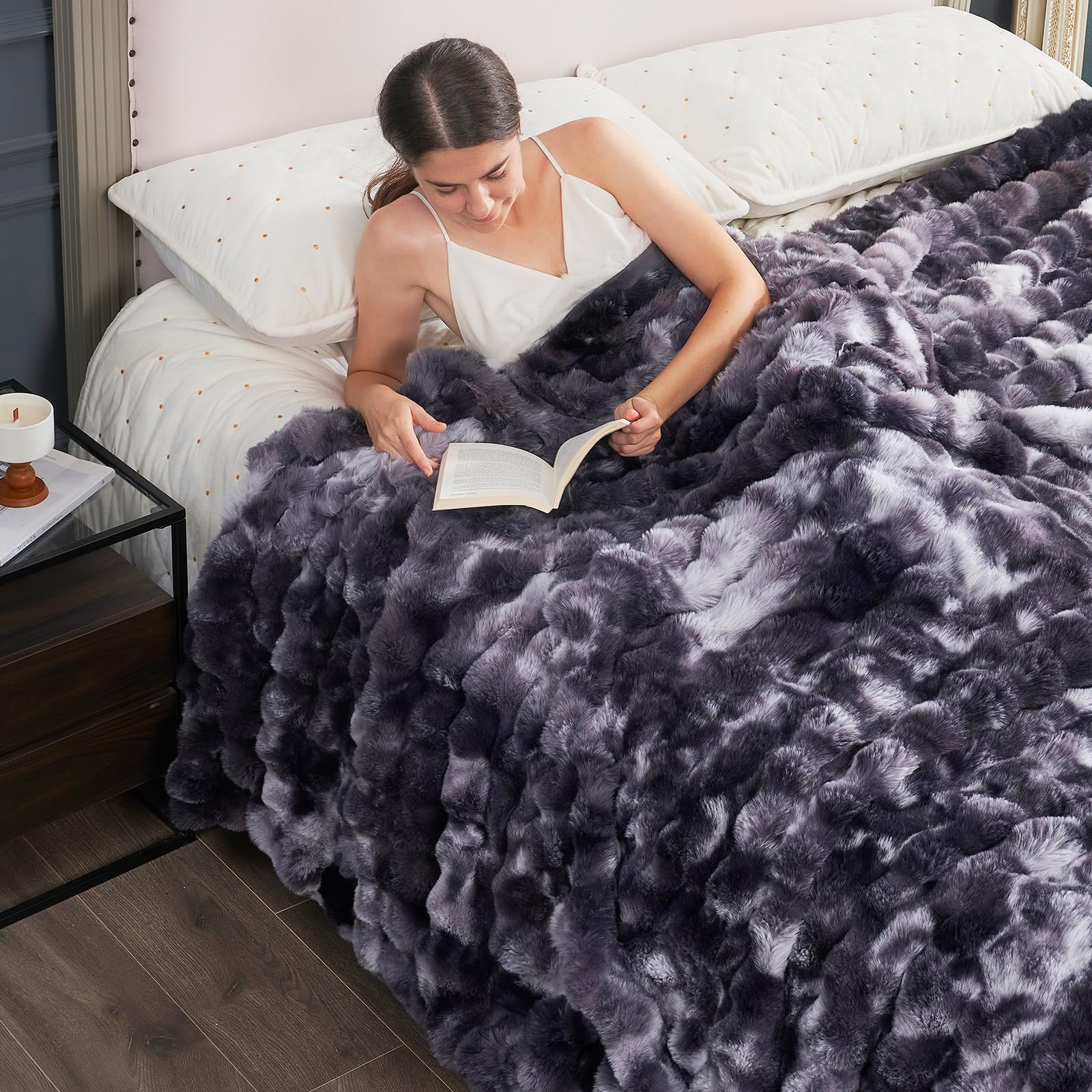 Cozy Bliss Faux Fur Throw Blanket for Couch, Fuzzy Soft Plush Thick Bubble Blanket for Sofa Bedroom Living Room,50 * 60 Inches Light Grey