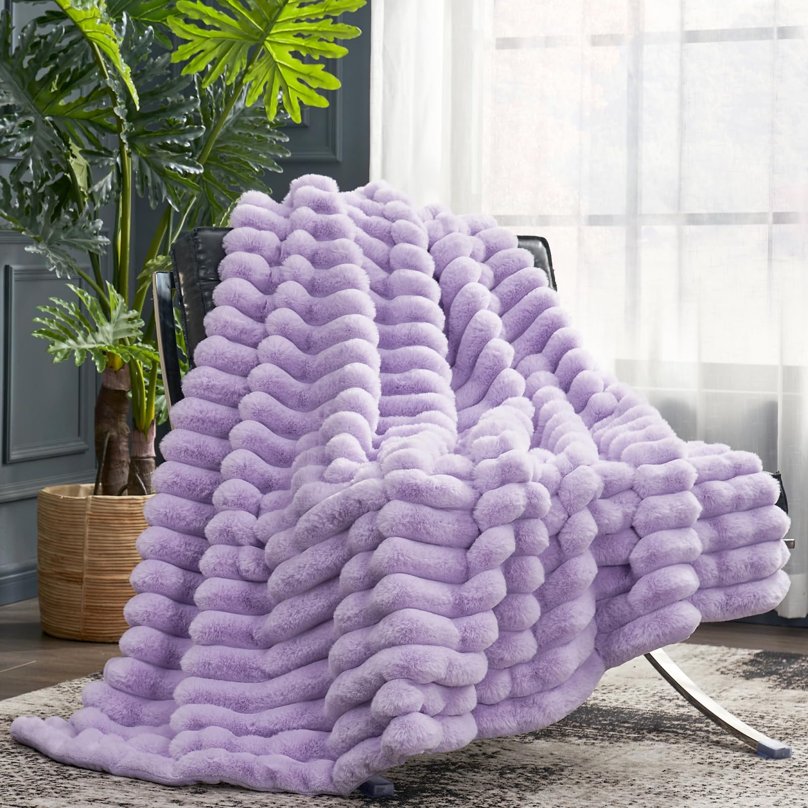 Cozy Bliss Faux Fur Throw Blanket for Couch, Cozy Warm Plush Striped Blanket for Sofa Bedroom Living Room, 60 * 80 Inches Cream White