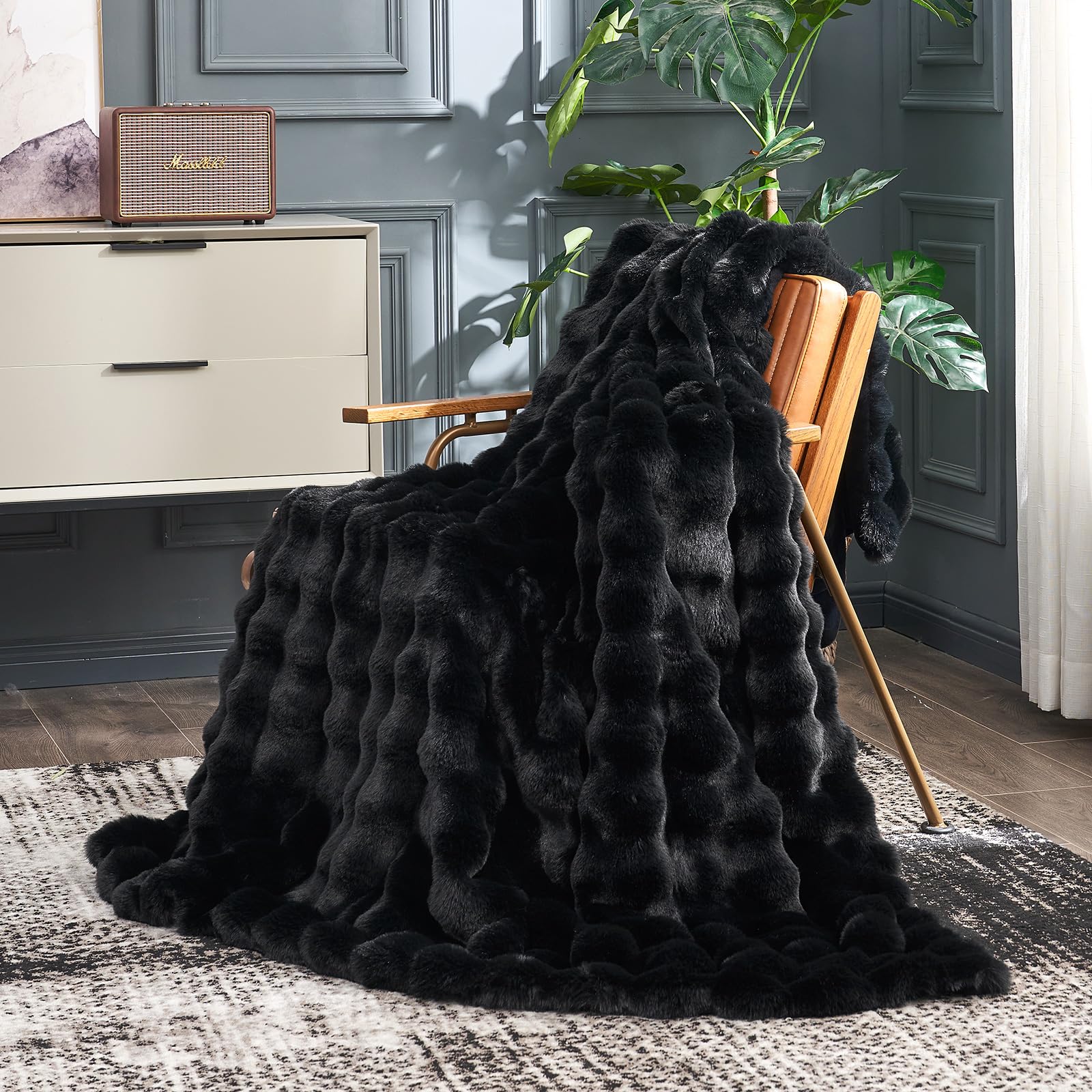 Cozy Bliss Faux Fur Throw Blanket for Couch, Fuzzy Soft Plush Thick Bubble Blanket for Sofa Bedroom Living Room,50 * 60 Inches Light Grey