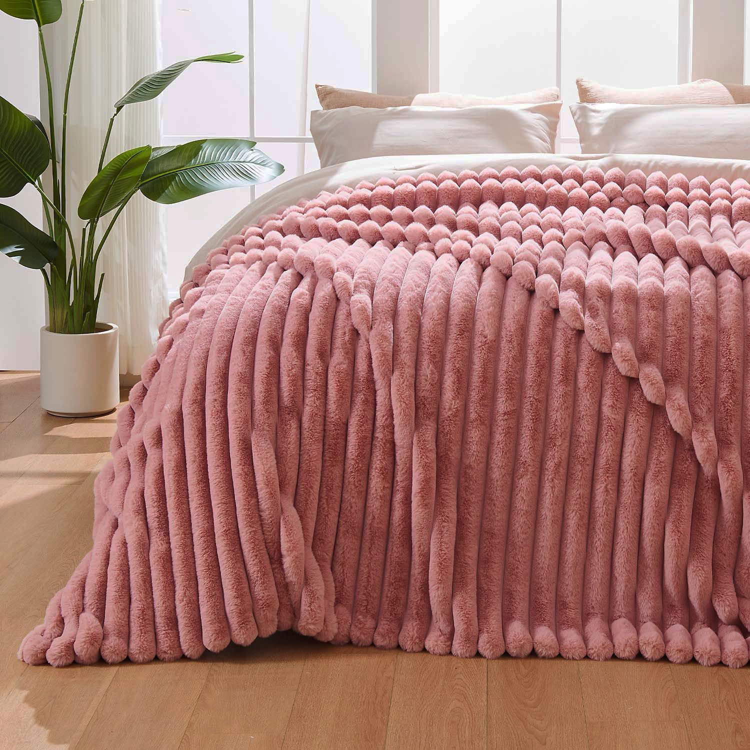 Lotus Karen Faux Fur Twin Blanket for Couch, Cozy Soft Fluffy Fuzzy Cream White Blanket, Striped Warm Thick Furry Plush Shaggy Small Blankets for Women,60x80 Inches