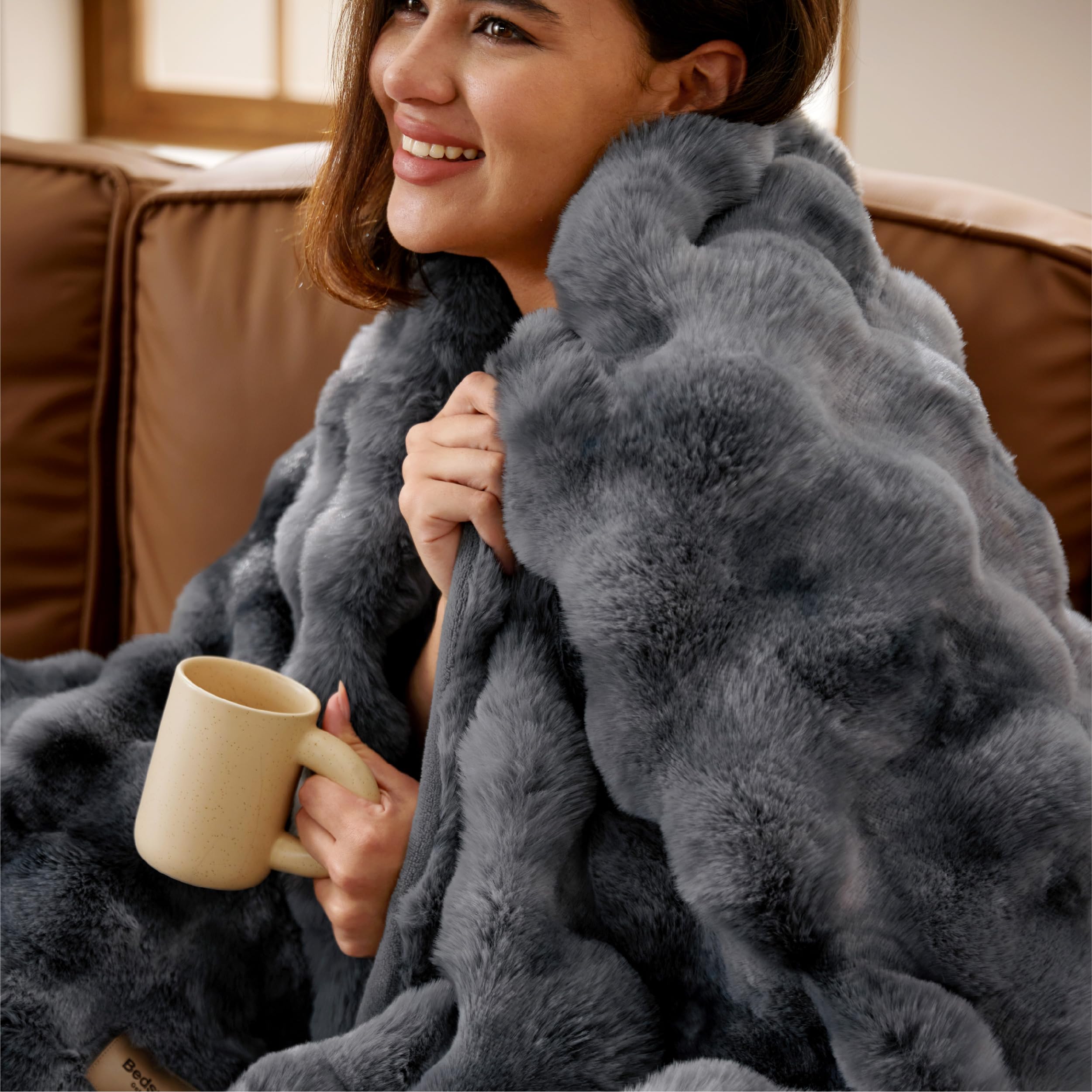 Bedsure GentleSoft Fluffy Faux Fur Throw Blanket for Couch, Soft Fuzzy Fleece Blankets & Throws, Cream Bed Decor Cozy Gifts for Women Teen Girls, Minky Thick Warm Plush Gifts for Birthday, Anniversary