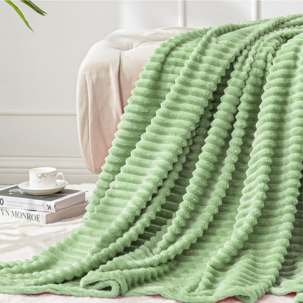 BEDELITE Fleece Throw Blanket for Couch – 3D Ribbed Jacquard Soft and Warm Decorative Fuzzy Blanket – Cozy, Fluffy, Plush Lightweight Pink Throw Blankets for Bed, Sofa, 50x60 inches
