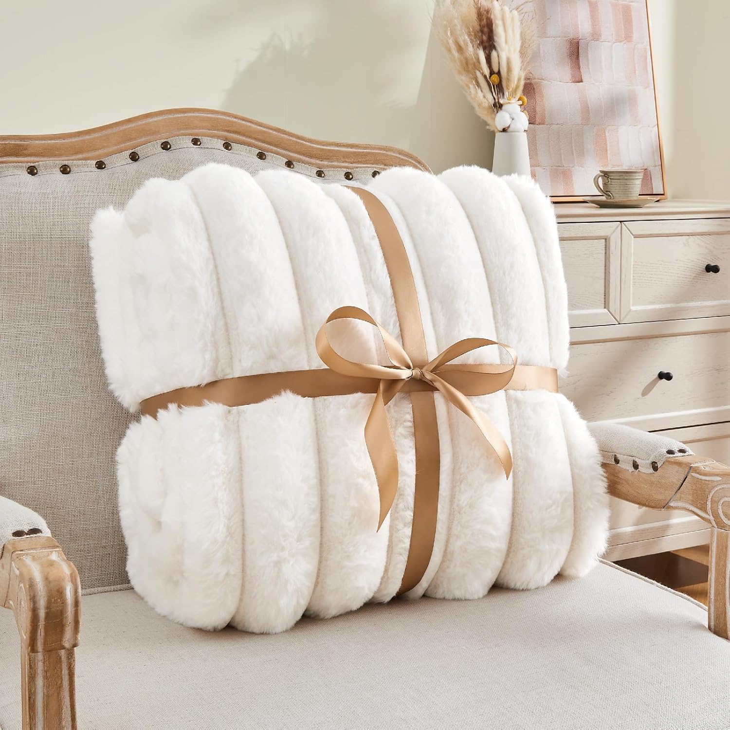 Cream 50x60" Faux Fur Blanket, Soft Fluffy Plush Throw for Couch & Gift