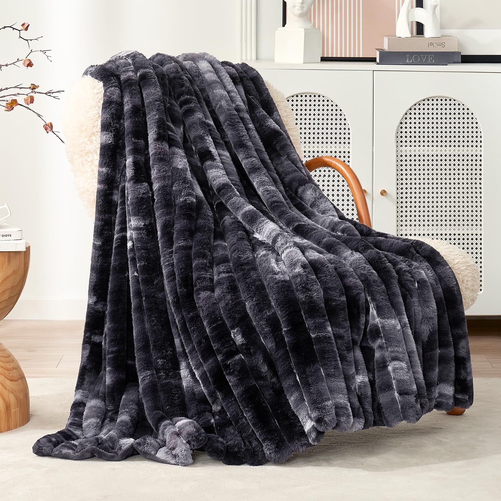 Cozy Bliss Faux Fur Throw Blanket for Couch, Cozy Warm Plush Striped Blanket for Sofa Bedroom Living Room, 60 * 80 Inches Cream White
