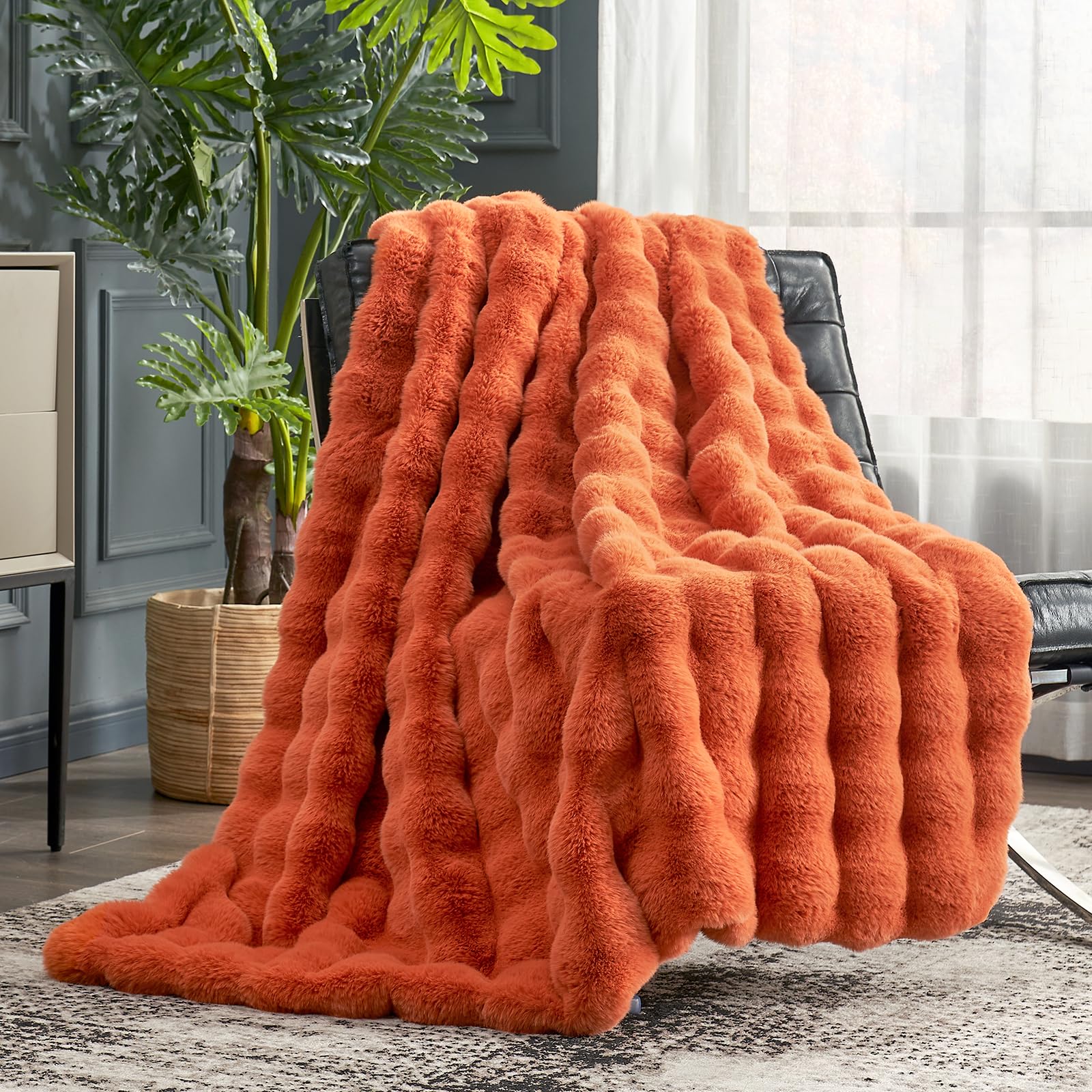 Cozy Bliss Faux Fur Throw Blanket for Couch, Fuzzy Soft Plush Thick Bubble Blanket for Sofa Bedroom Living Room,50 * 60 Inches Light Grey