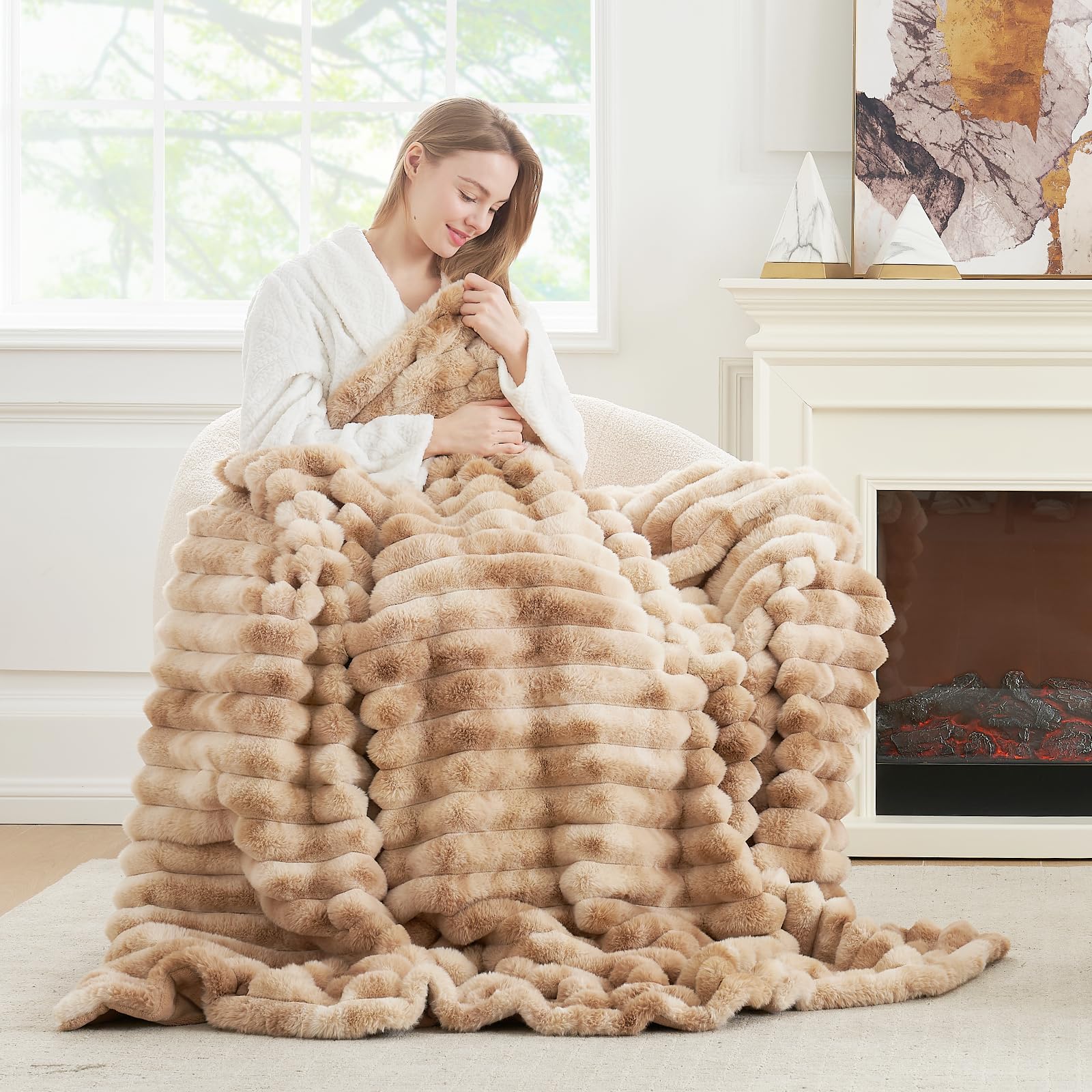 Cozy Bliss Faux Fur Throw Blanket for Couch, Cozy Warm Plush Striped Blanket for Sofa Bedroom Living Room, 60 * 80 Inches Cream White