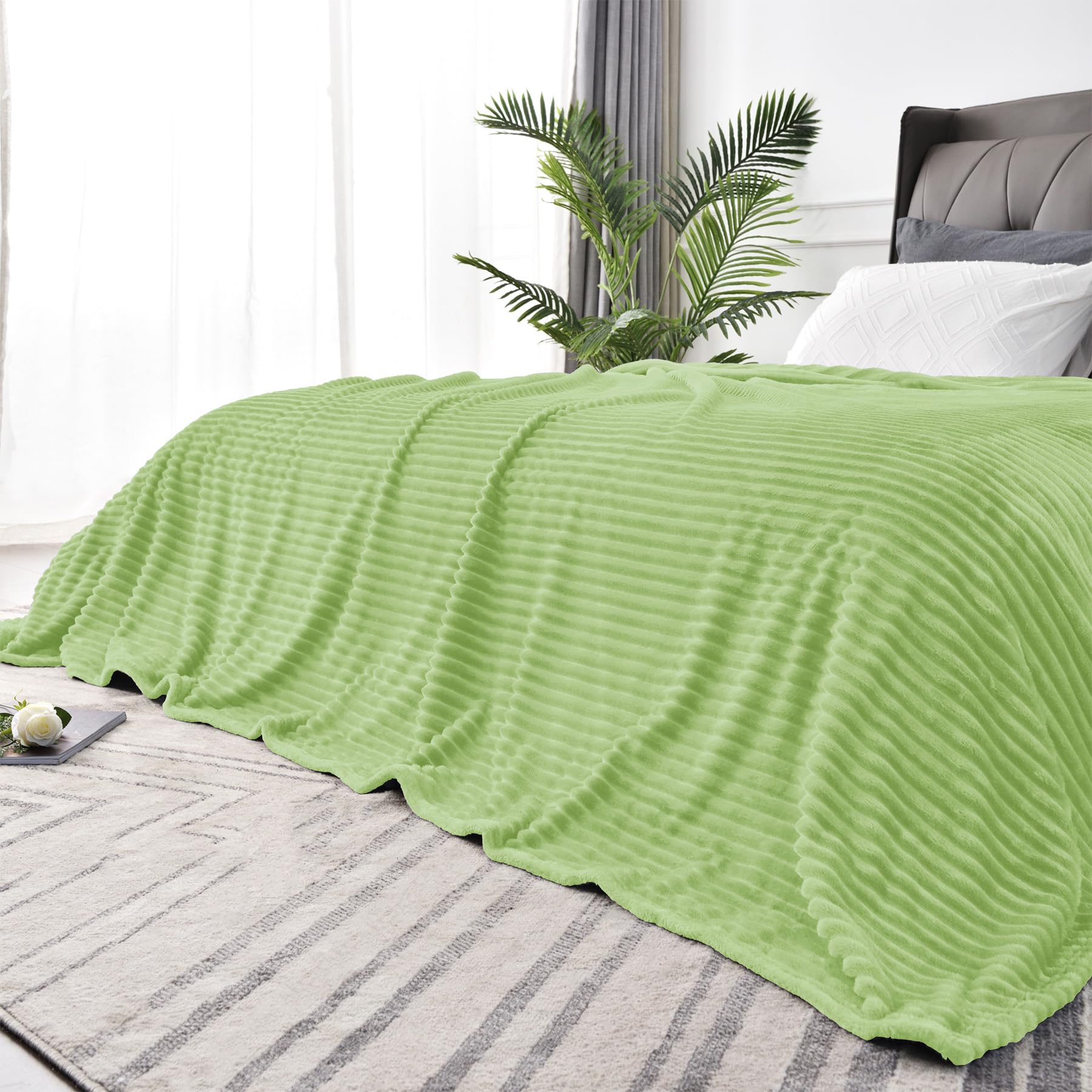 BEDELITE Fleece Throw Blanket for Couch – 3D Ribbed Jacquard Soft and Warm Decorative Fuzzy Blanket – Cozy, Fluffy, Plush Lightweight Pink Throw Blankets for Bed, Sofa, 50x60 inches