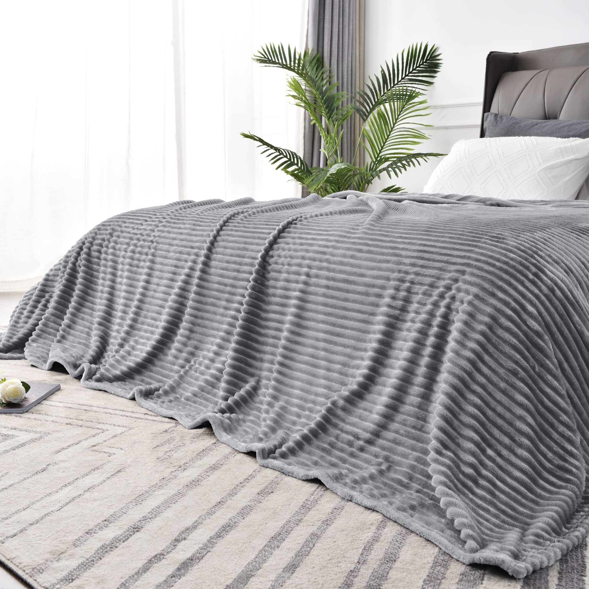 BEDELITE Fleece Throw Blanket for Couch – 3D Ribbed Jacquard Soft and Warm Decorative Fuzzy Blanket – Cozy, Fluffy, Plush Lightweight Pink Throw Blankets for Bed, Sofa, 50x60 inches