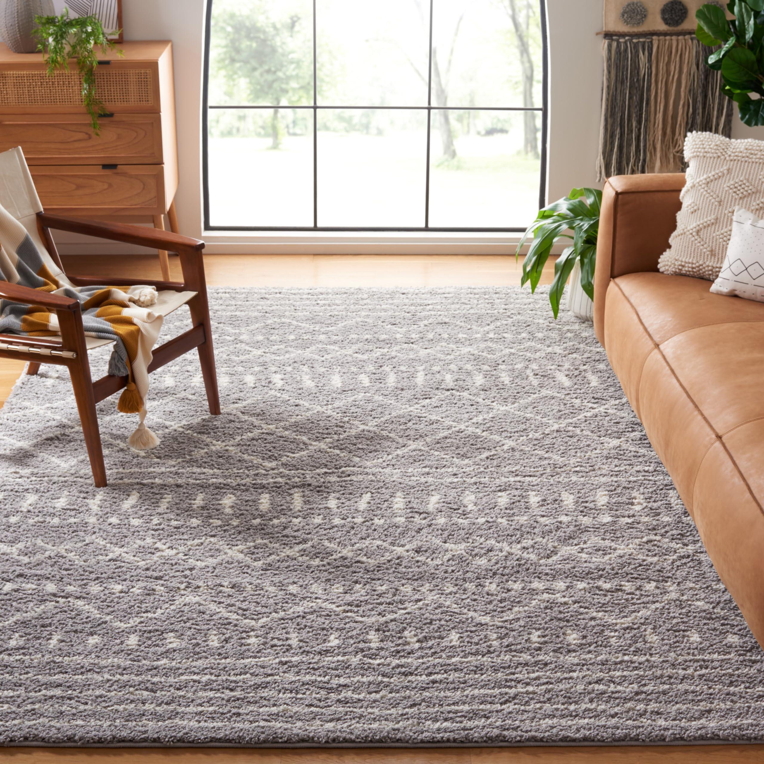 SAFAVIEH Arizona Shag Collection Area Rug - 6'7" x 9'2", Ivory & Beige, Moroccan Boho Design, Non-Shedding & Easy to Clean, Ideal for Living Room, Bedroom, Dining Space (ASG741A)