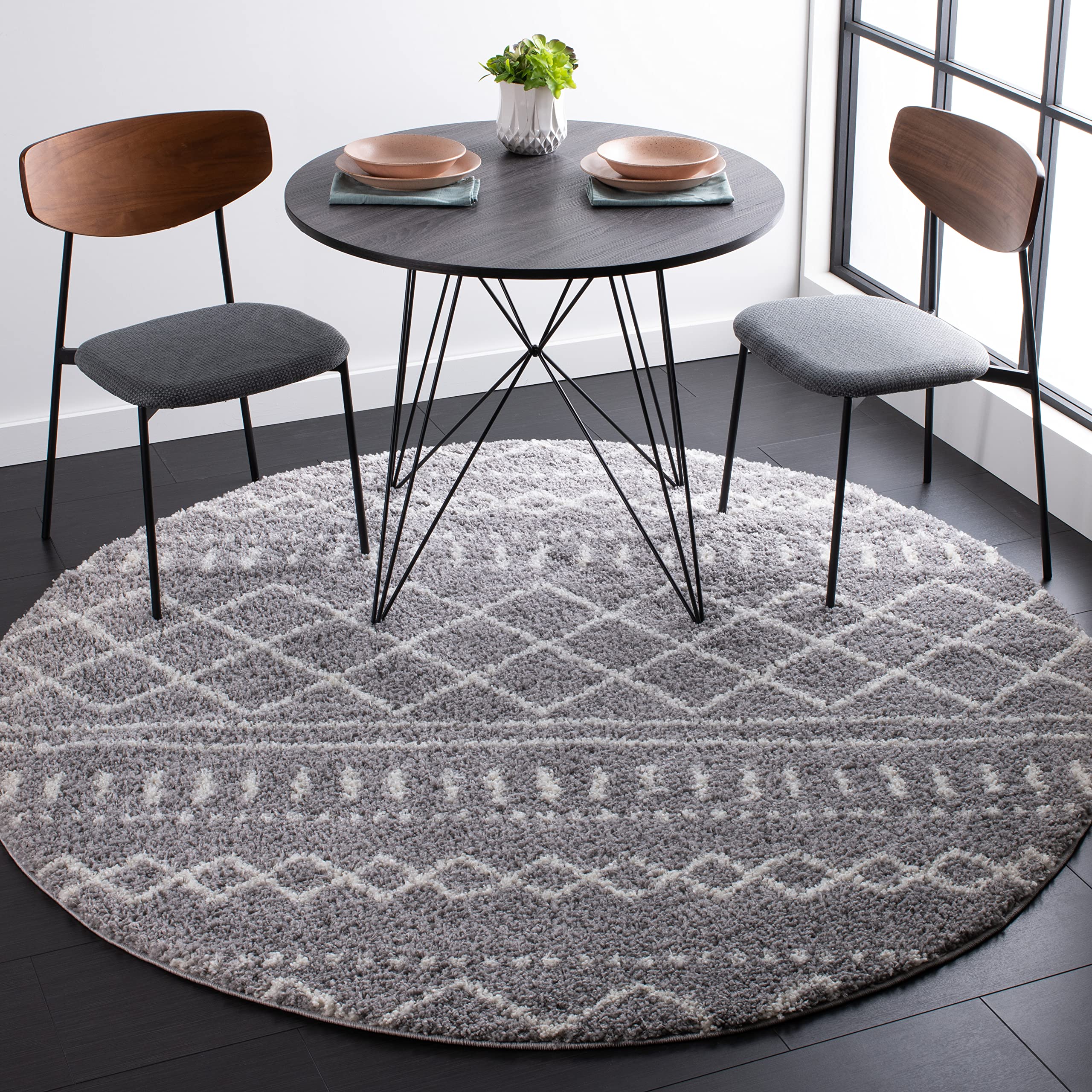 SAFAVIEH Arizona Shag Collection Area Rug - 6'7" x 9'2", Ivory & Beige, Moroccan Boho Design, Non-Shedding & Easy to Clean, Ideal for Living Room, Bedroom, Dining Space (ASG741A)