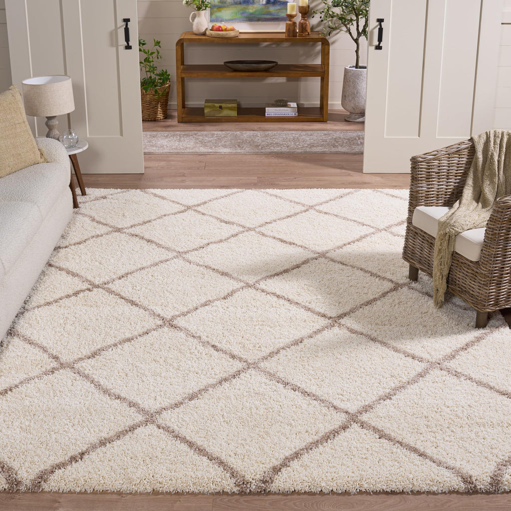 SAFAVIEH Hudson Shag Collection Area Rug - 5'3" x 7'6", Beige & Ivory, Modern Trellis Design, Non-Shedding & Easy Care, 2-inch Thick Ideal for High Traffic Areas in Living Room, Bedroom (SGH281S)