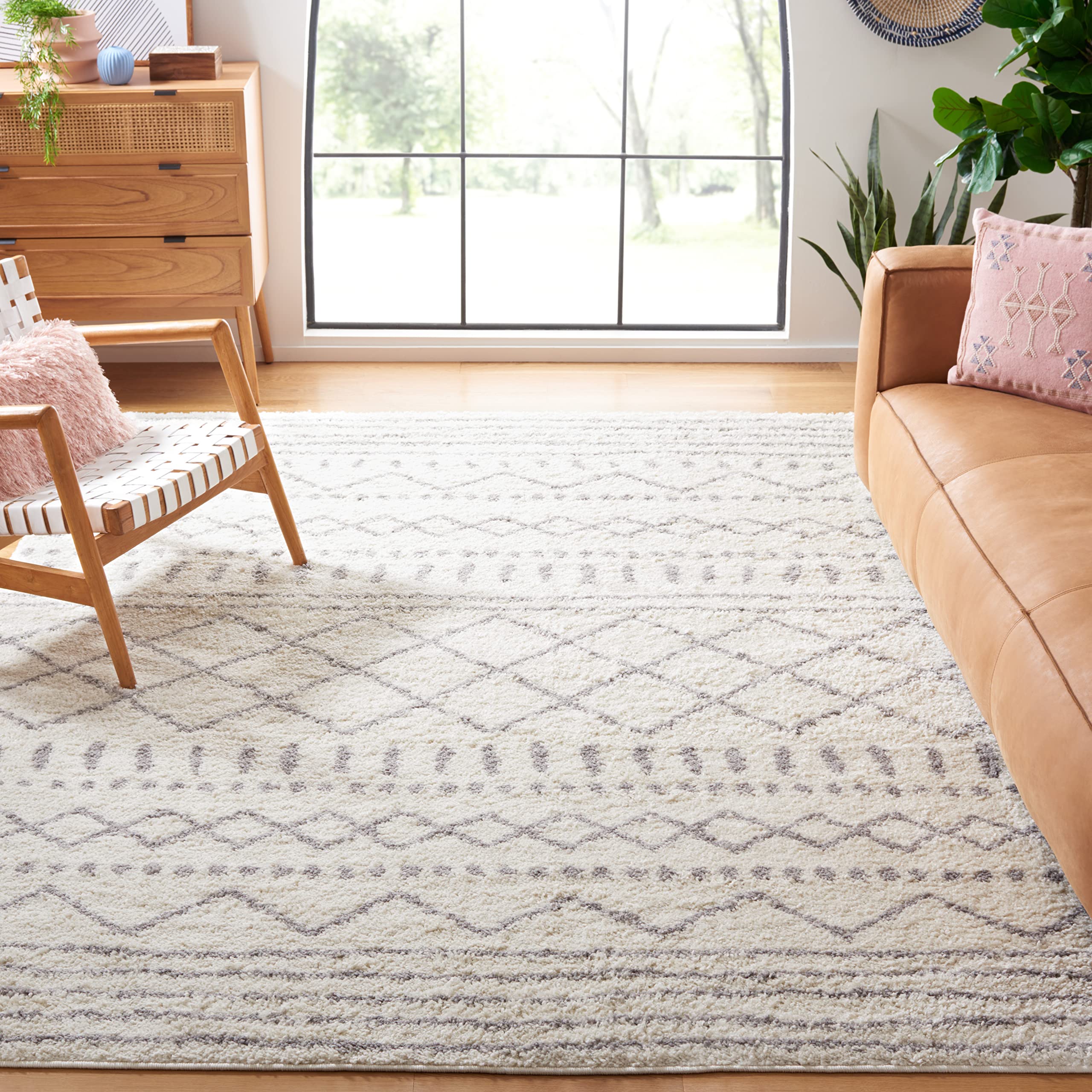 SAFAVIEH Arizona Shag Collection Area Rug - 6'7" x 9'2", Ivory & Beige, Moroccan Boho Design, Non-Shedding & Easy to Clean, Ideal for Living Room, Bedroom, Dining Space (ASG741A)