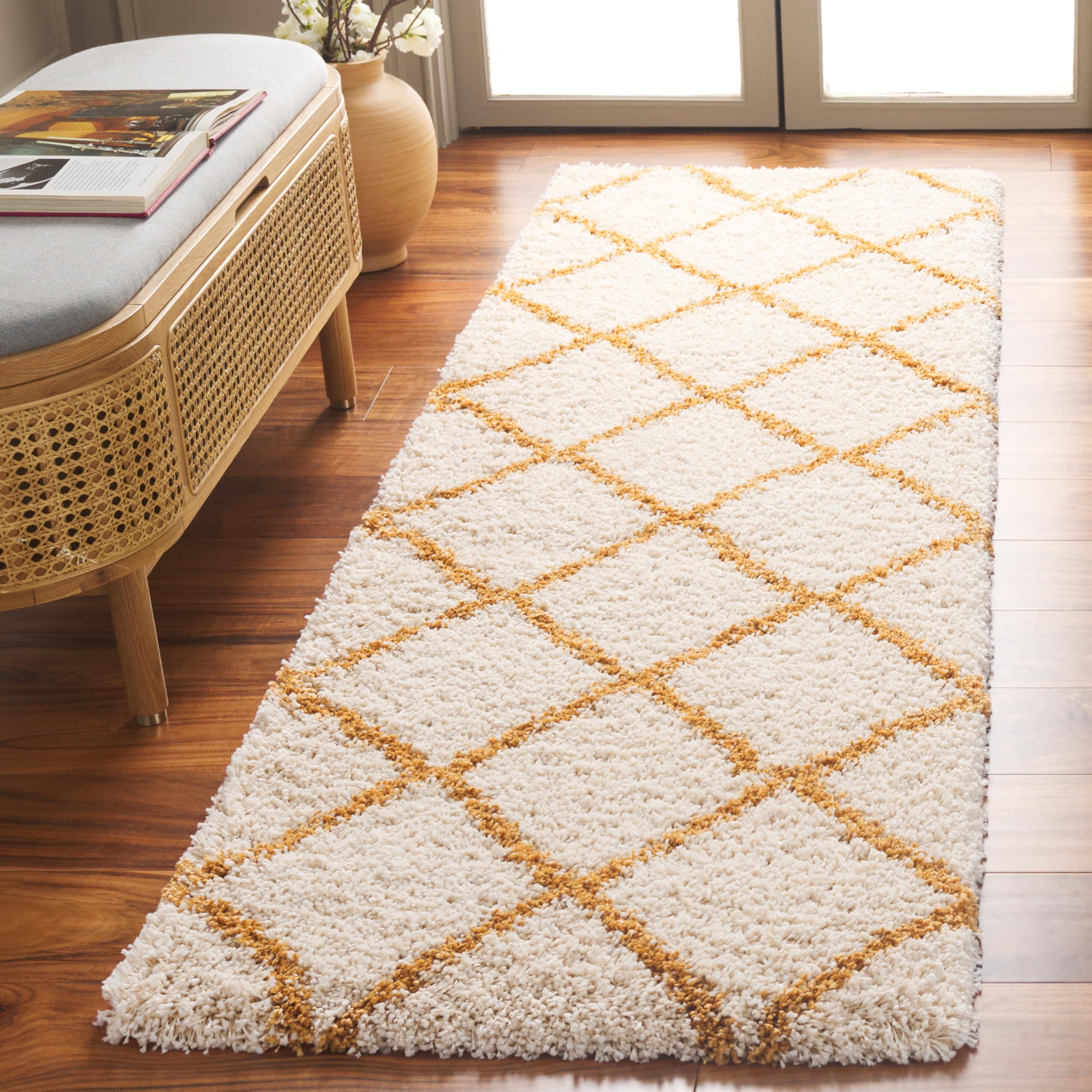 SAFAVIEH Hudson Shag Collection Area Rug - 5'3" x 7'6", Beige & Ivory, Modern Trellis Design, Non-Shedding & Easy Care, 2-inch Thick Ideal for High Traffic Areas in Living Room, Bedroom (SGH281S)