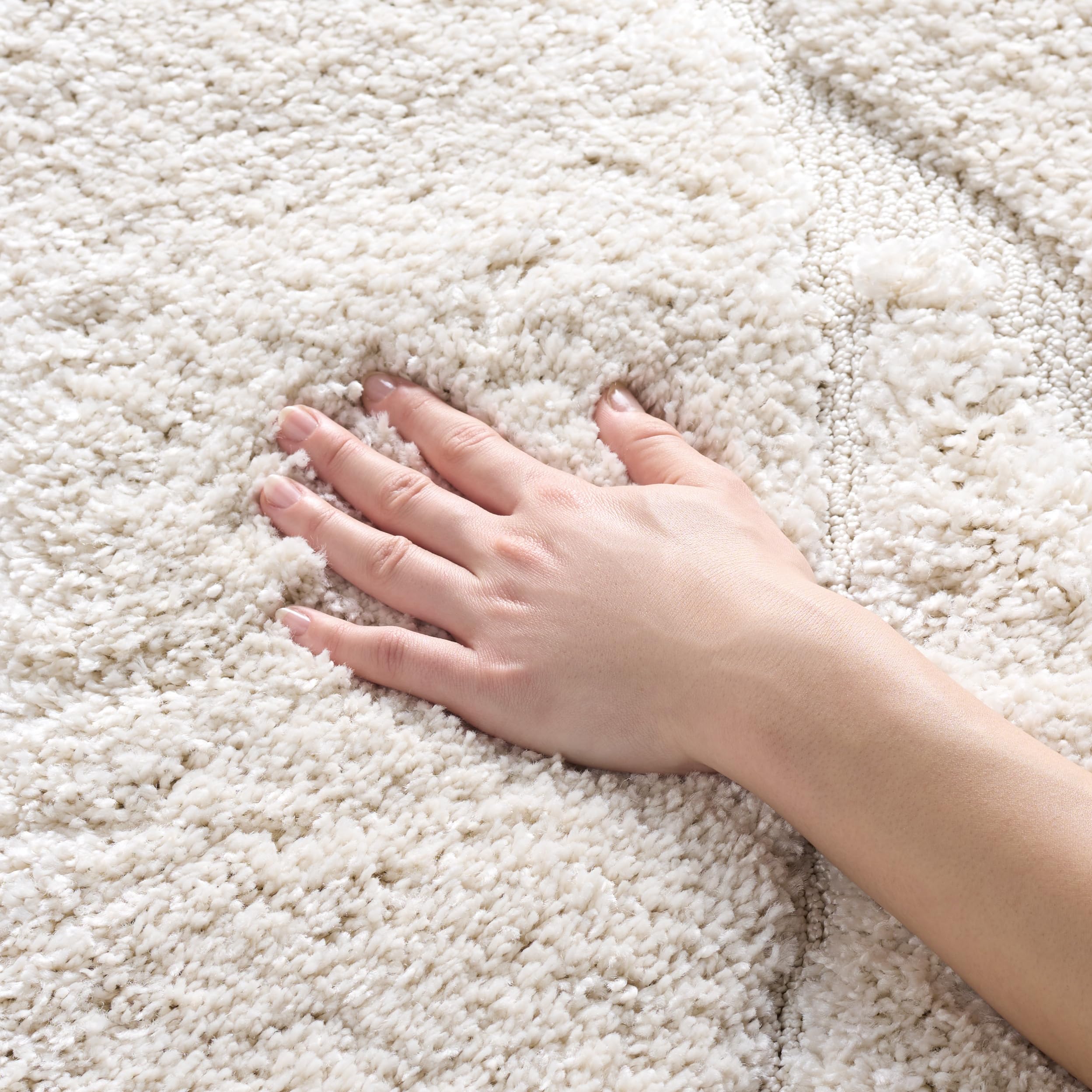 SAFAVIEH Florida Shag Collection Area Rug - 5'3" x 7'6", Cream & Beige, Non-Shedding & Easy Care, 1.2-inch Thick Ideal for High Traffic Areas in Living Room, Bedroom (SG471-1113)
