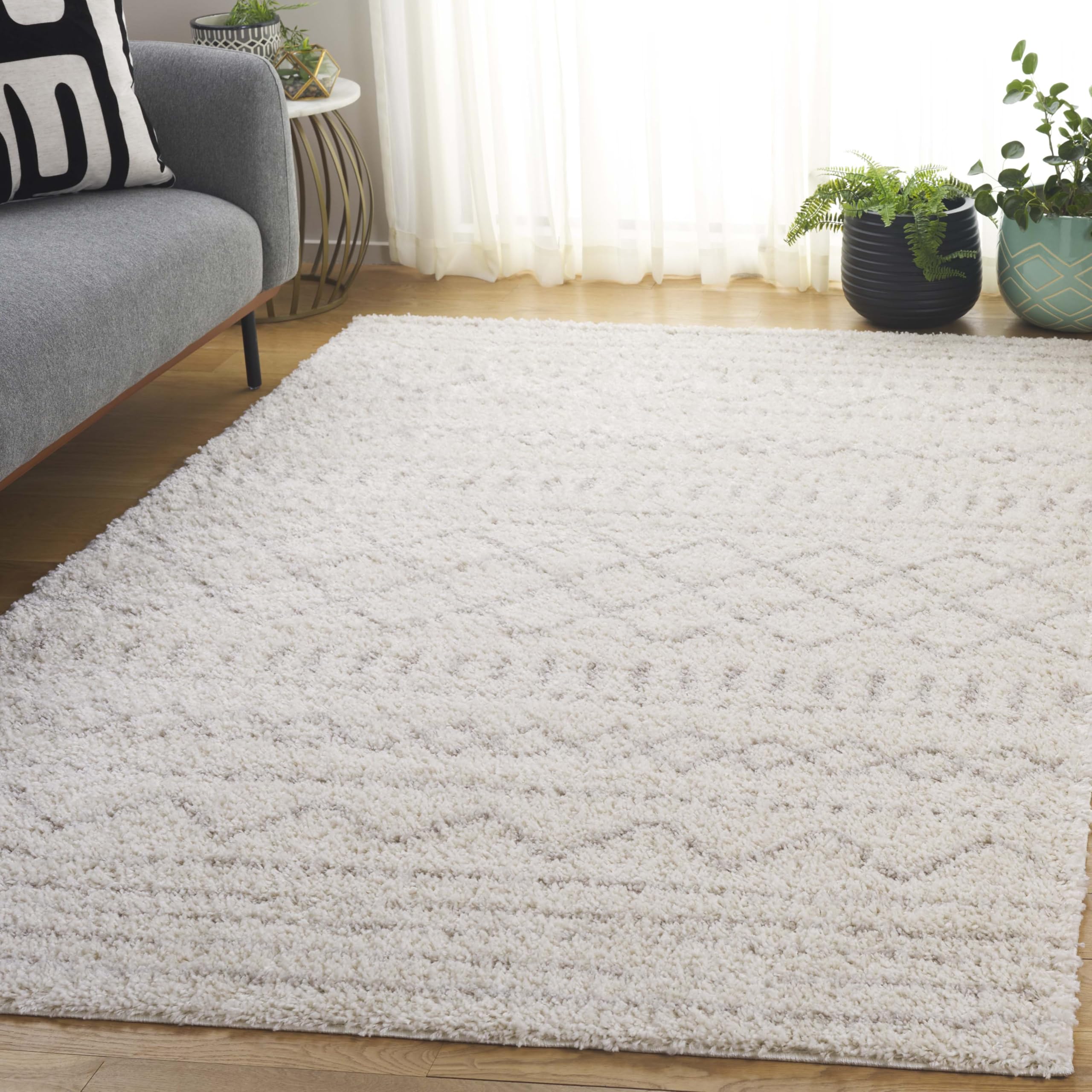 SAFAVIEH Arizona Shag Collection Area Rug - 6'7" x 9'2", Ivory & Beige, Moroccan Boho Design, Non-Shedding & Easy to Clean, Ideal for Living Room, Bedroom, Dining Space (ASG741A)