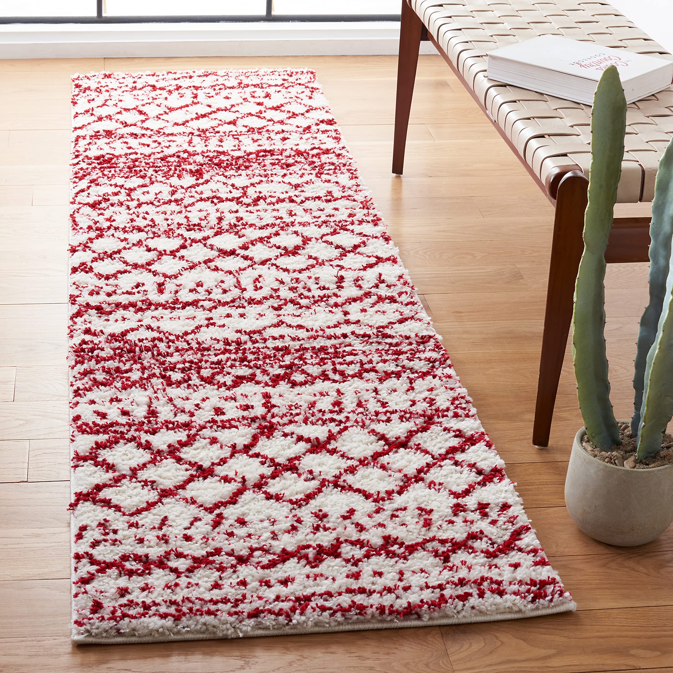 SAFAVIEH Arizona Shag Collection Area Rug - 6'7" x 9'2", Ivory & Beige, Moroccan Boho Design, Non-Shedding & Easy to Clean, Ideal for Living Room, Bedroom, Dining Space (ASG741A)