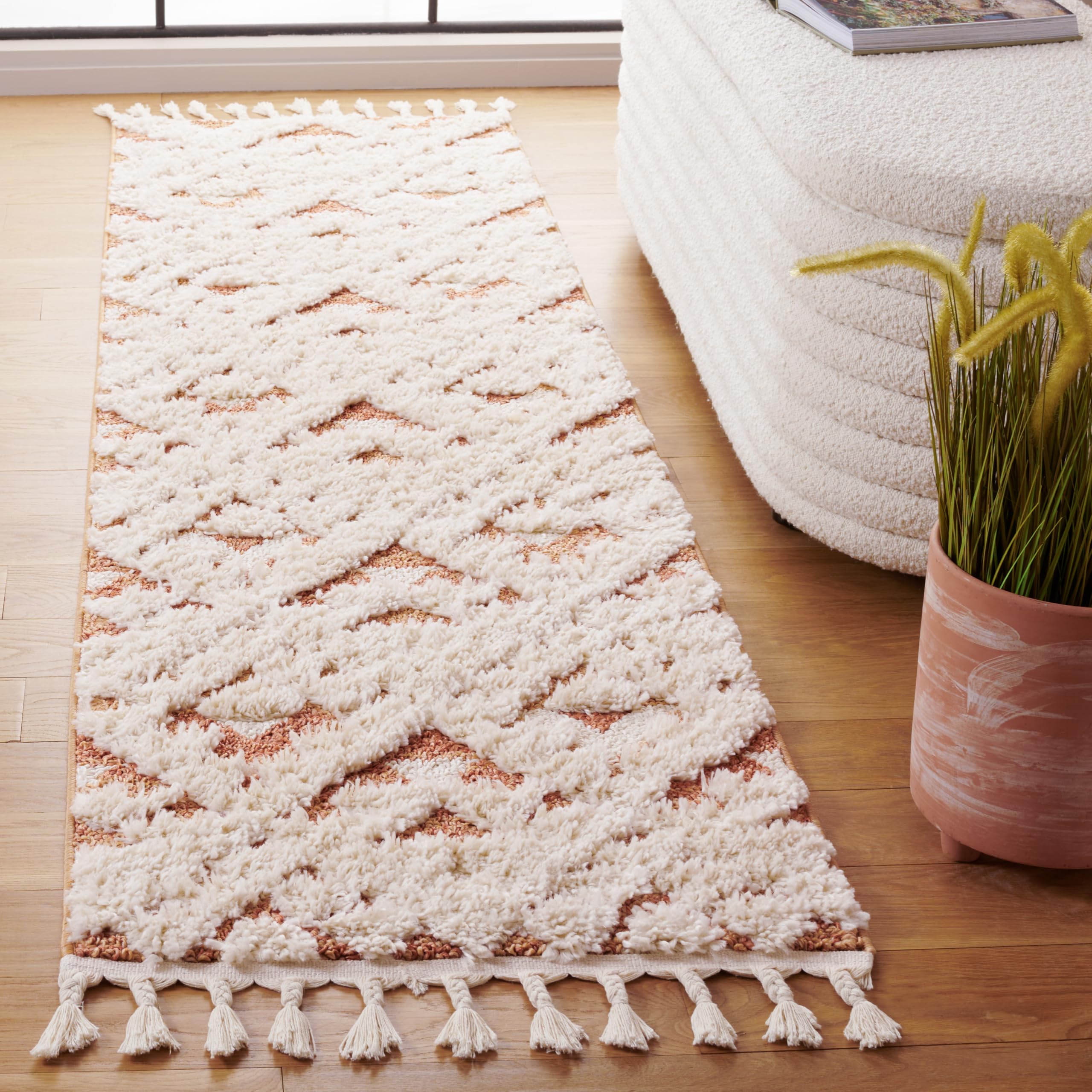 SAFAVIEH Moroccan Tassel Shag Collection Area Rug - 5'3" x 7'6", Ivory, Non-Shedding & Easy to Clean, Plush High-Low Texture, Ideal for Living Room, Bedroom, Dining Space (MTS688C)