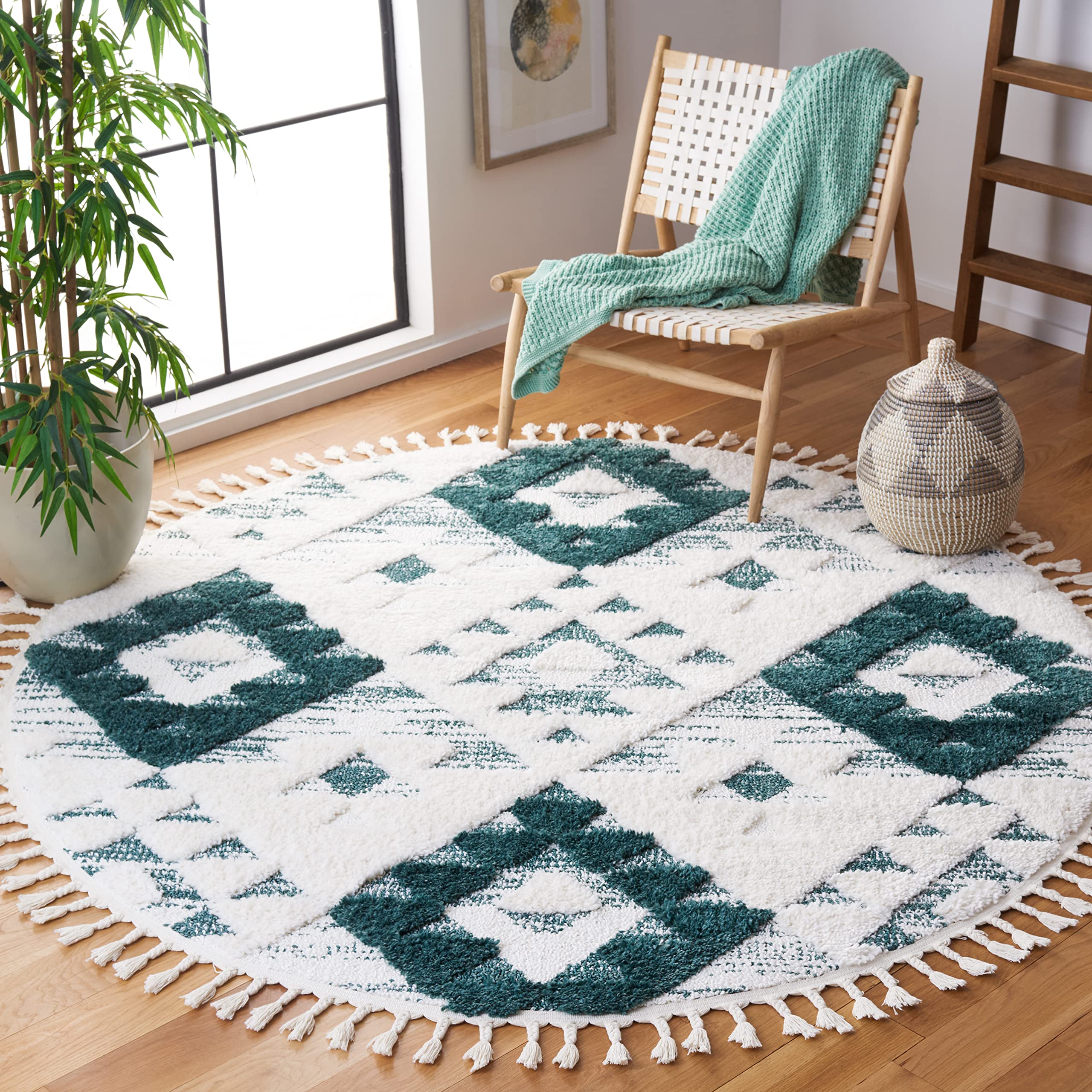 SAFAVIEH Moroccan Tassel Shag Collection Area Rug - 5'3" x 7'6", Ivory, Non-Shedding & Easy to Clean, Plush High-Low Texture, Ideal for Living Room, Bedroom, Dining Space (MTS688C)