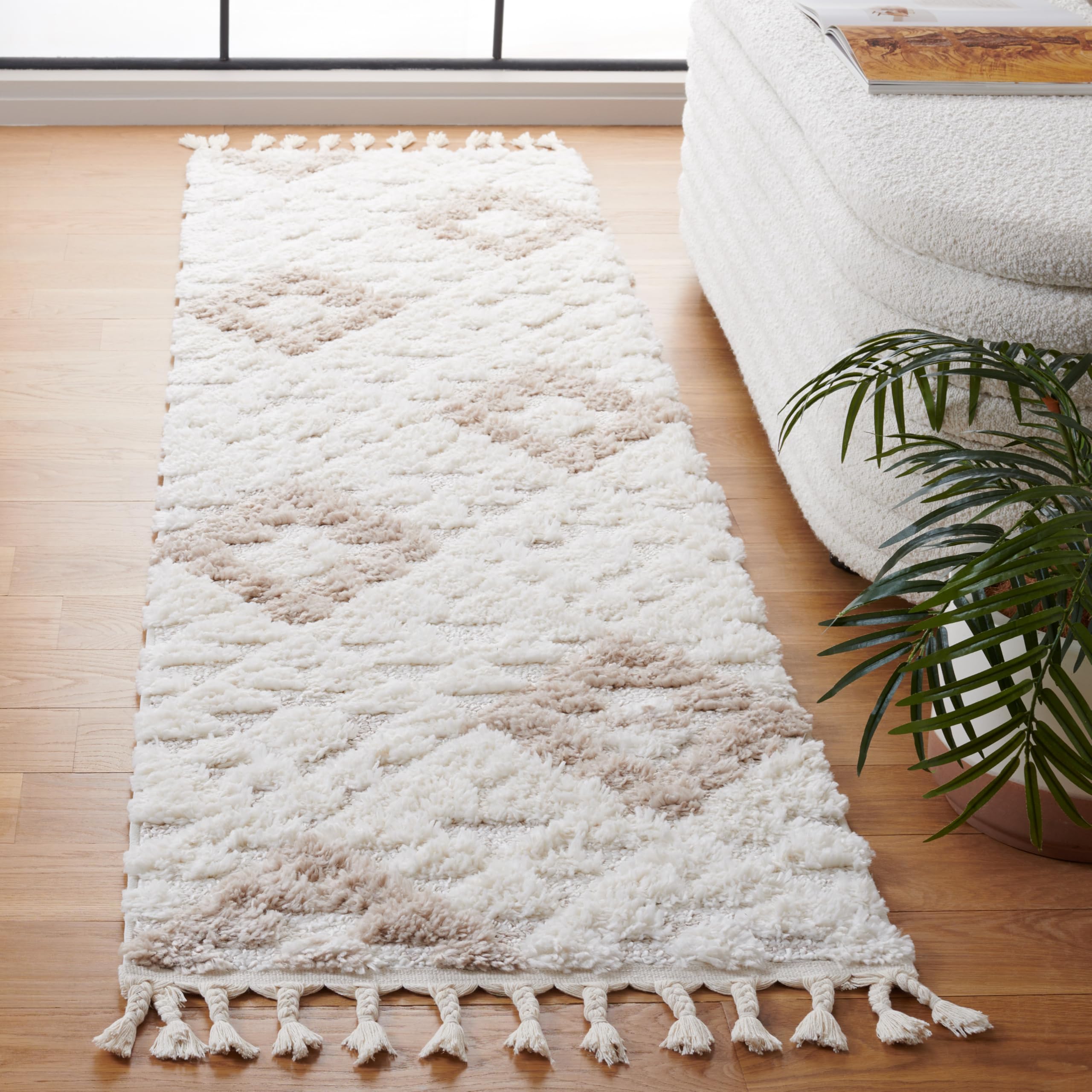 SAFAVIEH Moroccan Tassel Shag Collection Area Rug - 5'3" x 7'6", Ivory, Non-Shedding & Easy to Clean, Plush High-Low Texture, Ideal for Living Room, Bedroom, Dining Space (MTS688C)