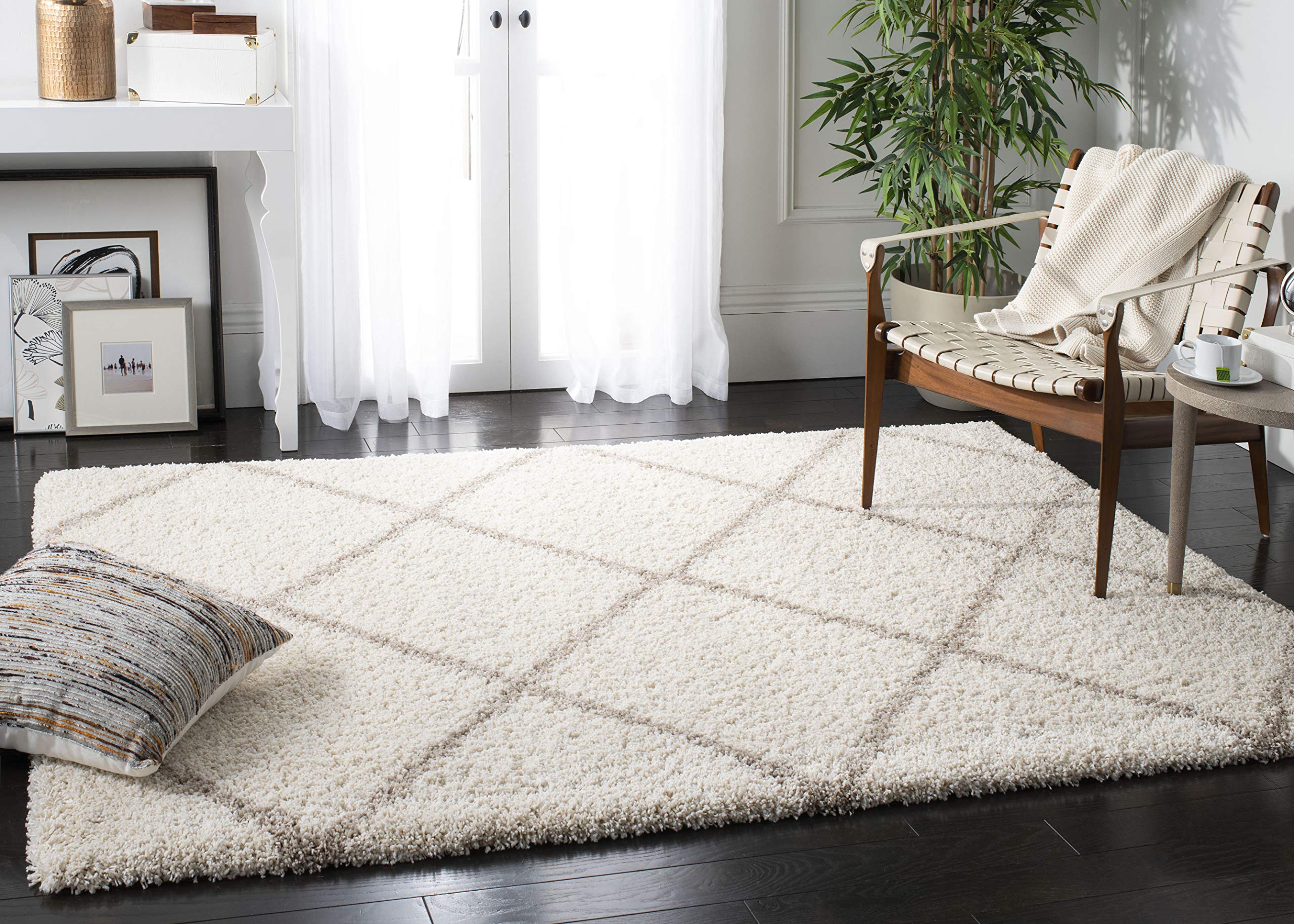 SAFAVIEH Hudson Shag Collection Area Rug - 5'3" x 7'6", Beige & Ivory, Modern Trellis Design, Non-Shedding & Easy Care, 2-inch Thick Ideal for High Traffic Areas in Living Room, Bedroom (SGH281S)