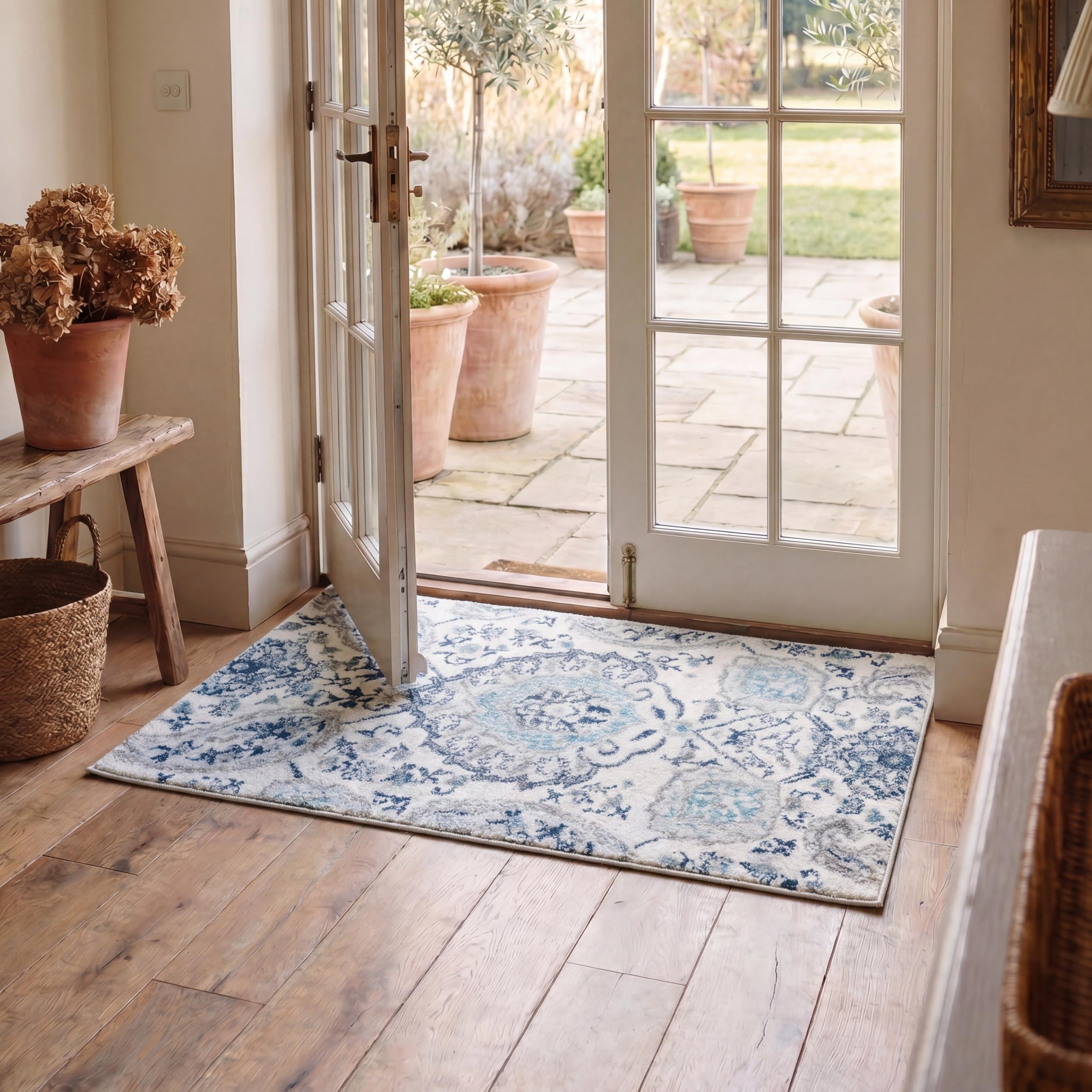 SAFAVIEH Madison Collection Area Rug - 5'3" x 7'6", Cream & Light Grey, Boho Chic Glam Paisley Design, Non-Shedding & Easy Care, Ideal for High Traffic Areas in Living Room, Bedroom (MAD600C)