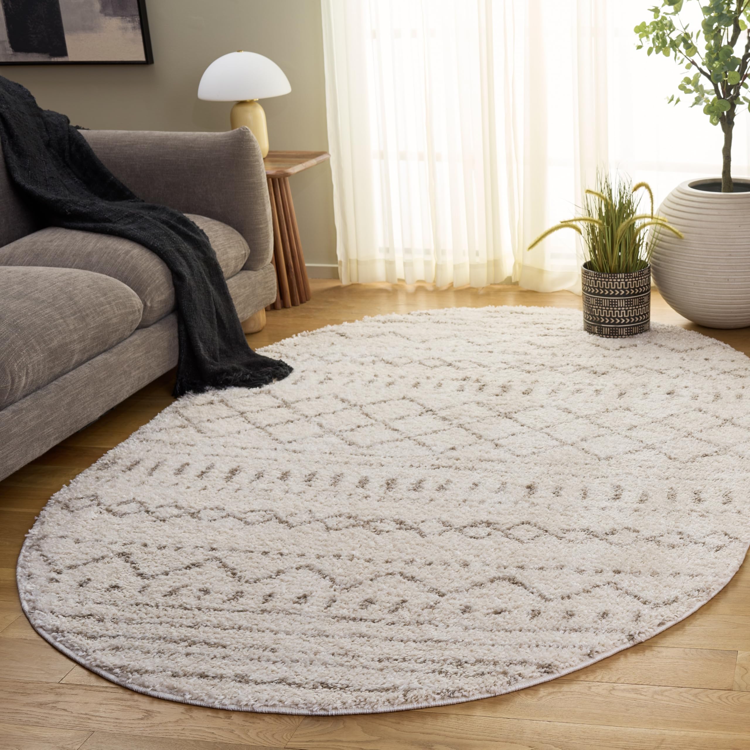 SAFAVIEH Arizona Shag Collection Area Rug - 6'7" x 9'2", Ivory & Beige, Moroccan Boho Design, Non-Shedding & Easy to Clean, Ideal for Living Room, Bedroom, Dining Space (ASG741A)