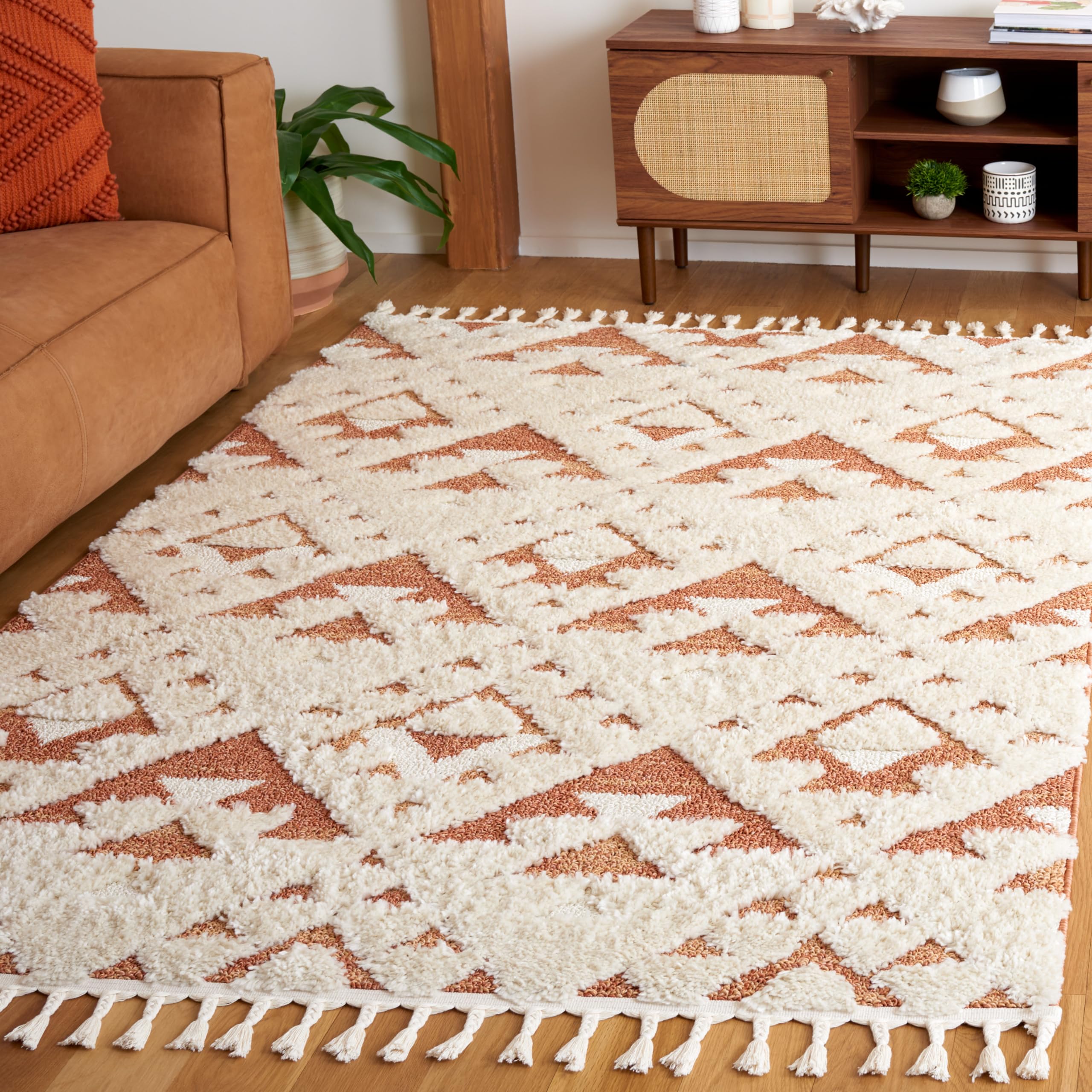 SAFAVIEH Moroccan Tassel Shag Collection Area Rug - 5'3" x 7'6", Ivory, Non-Shedding & Easy to Clean, Plush High-Low Texture, Ideal for Living Room, Bedroom, Dining Space (MTS688C)