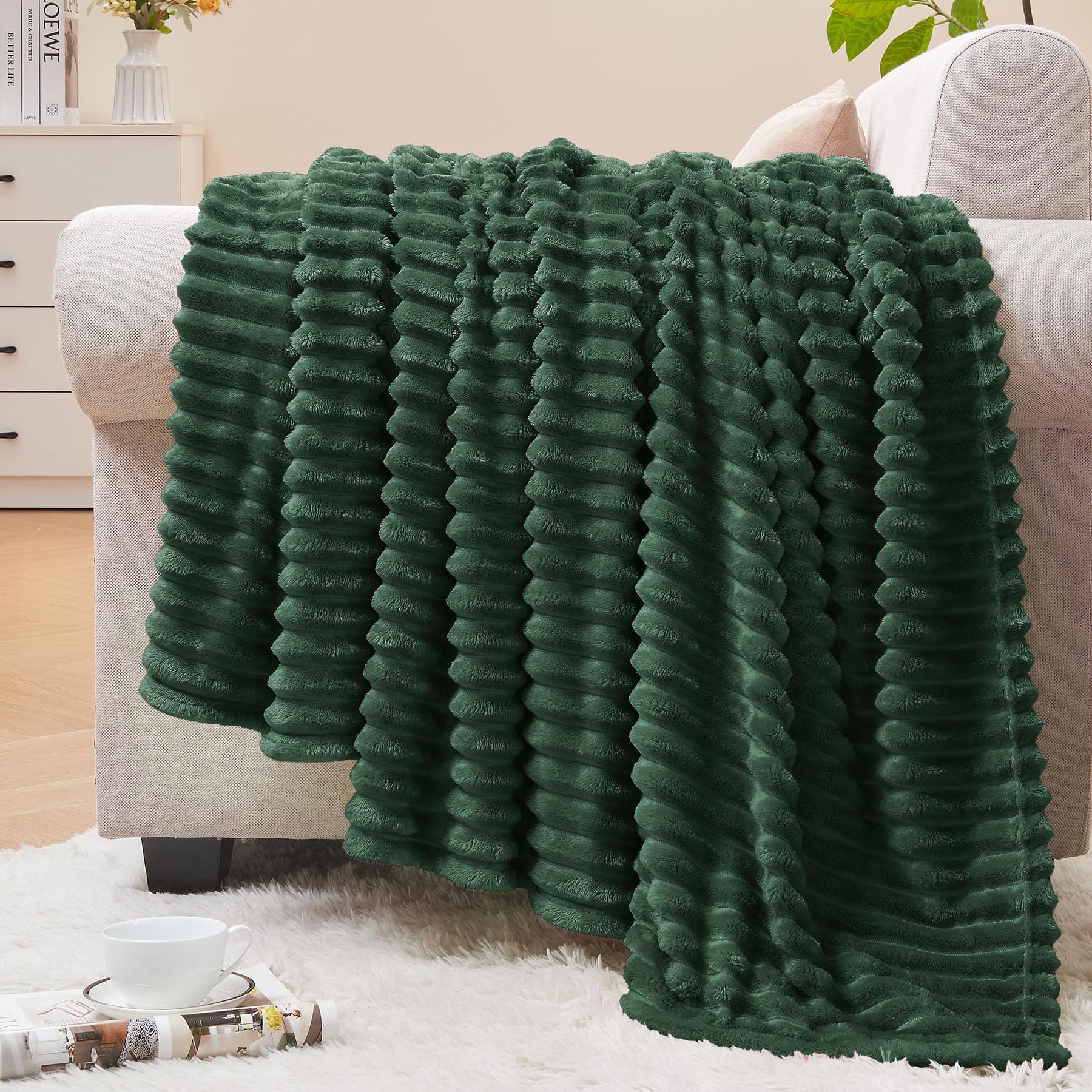 BEDELITE Fleece Throw Blanket for Couch – 3D Ribbed Jacquard Soft and Warm Decorative Fuzzy Blanket – Cozy, Fluffy, Plush Lightweight Pink Throw Blankets for Bed, Sofa, 50x60 inches