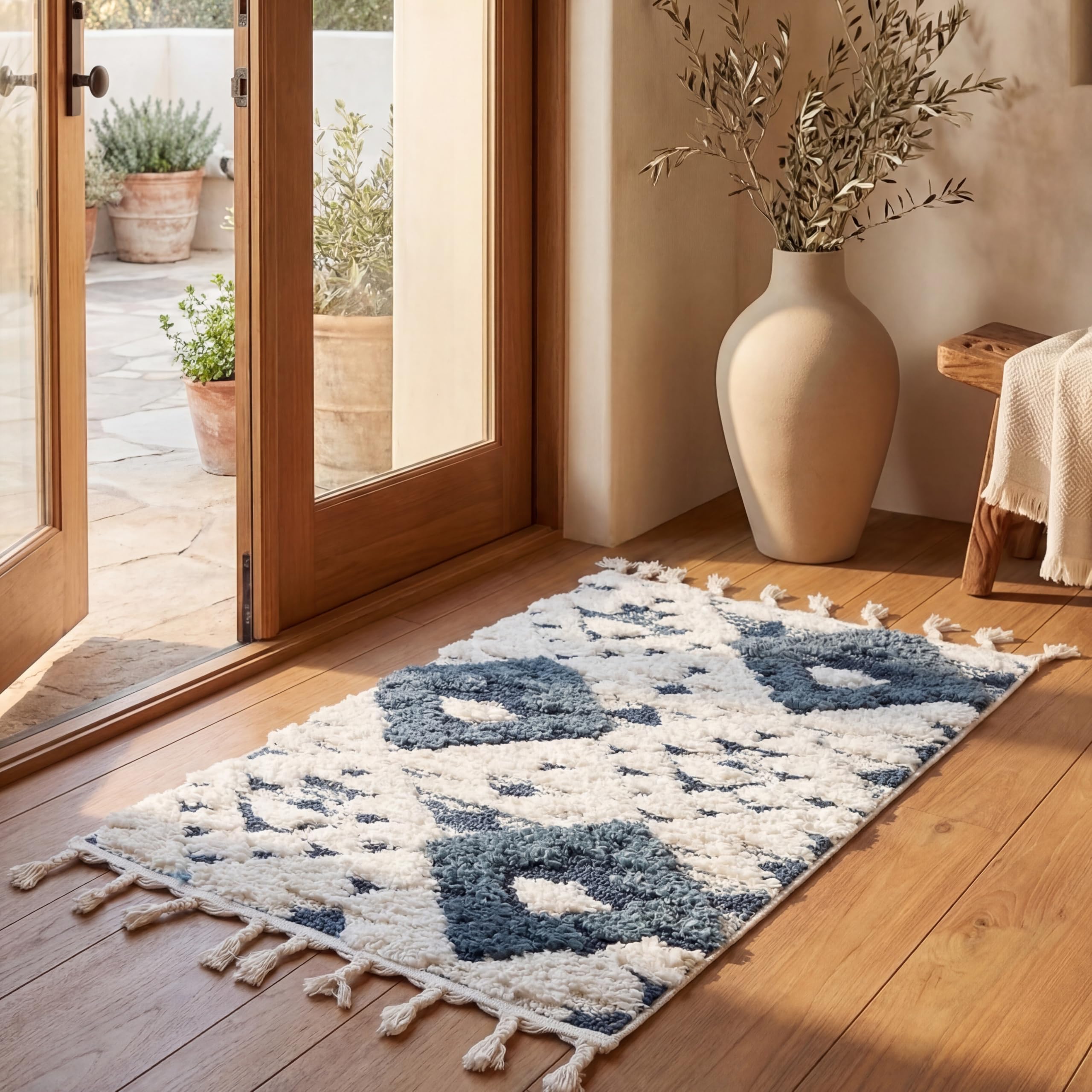 SAFAVIEH Moroccan Tassel Shag Collection Area Rug - 5'3" x 7'6", Ivory, Non-Shedding & Easy to Clean, Plush High-Low Texture, Ideal for Living Room, Bedroom, Dining Space (MTS688C)