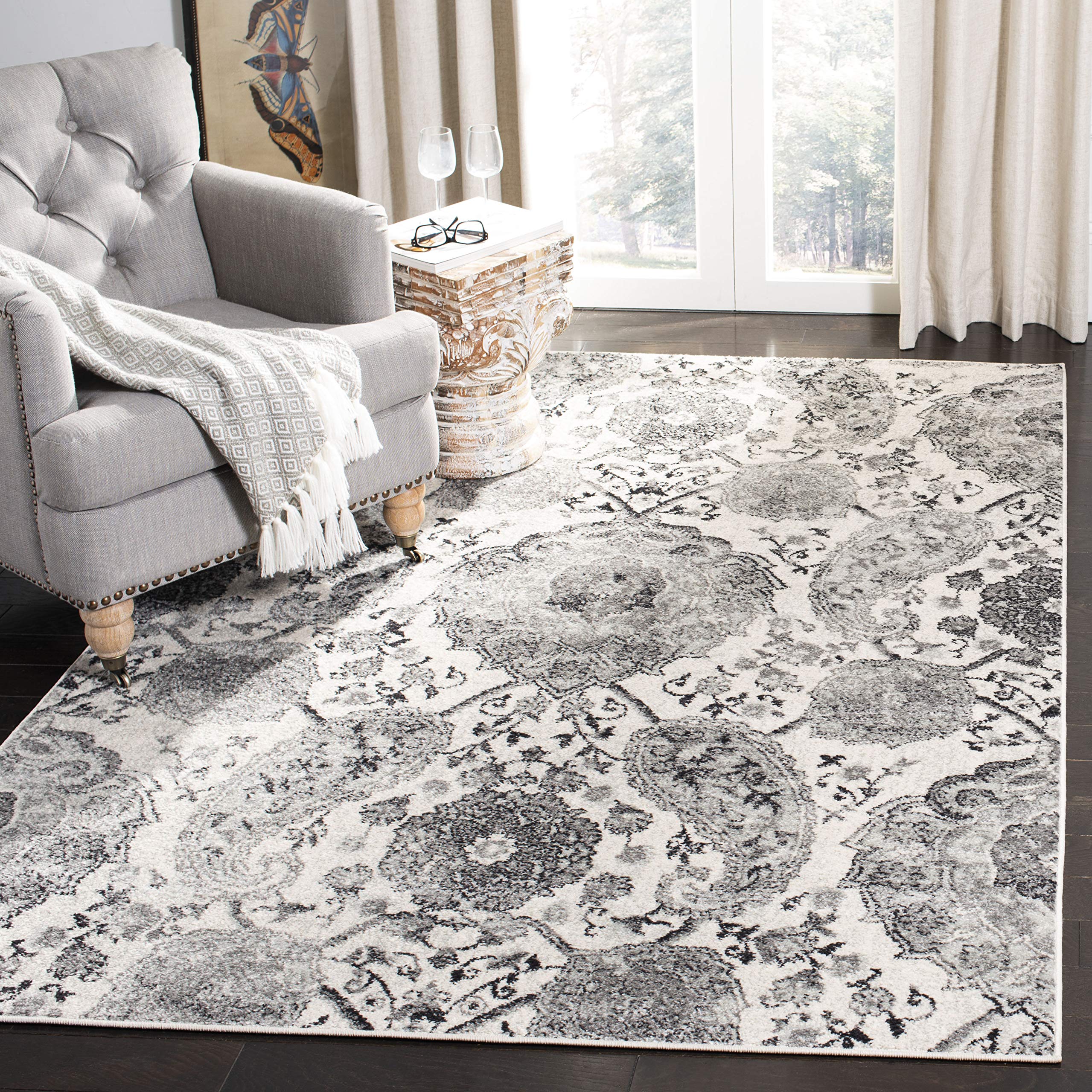 SAFAVIEH Madison Collection Area Rug - 5'3" x 7'6", Cream & Light Grey, Boho Chic Glam Paisley Design, Non-Shedding & Easy Care, Ideal for High Traffic Areas in Living Room, Bedroom (MAD600C)