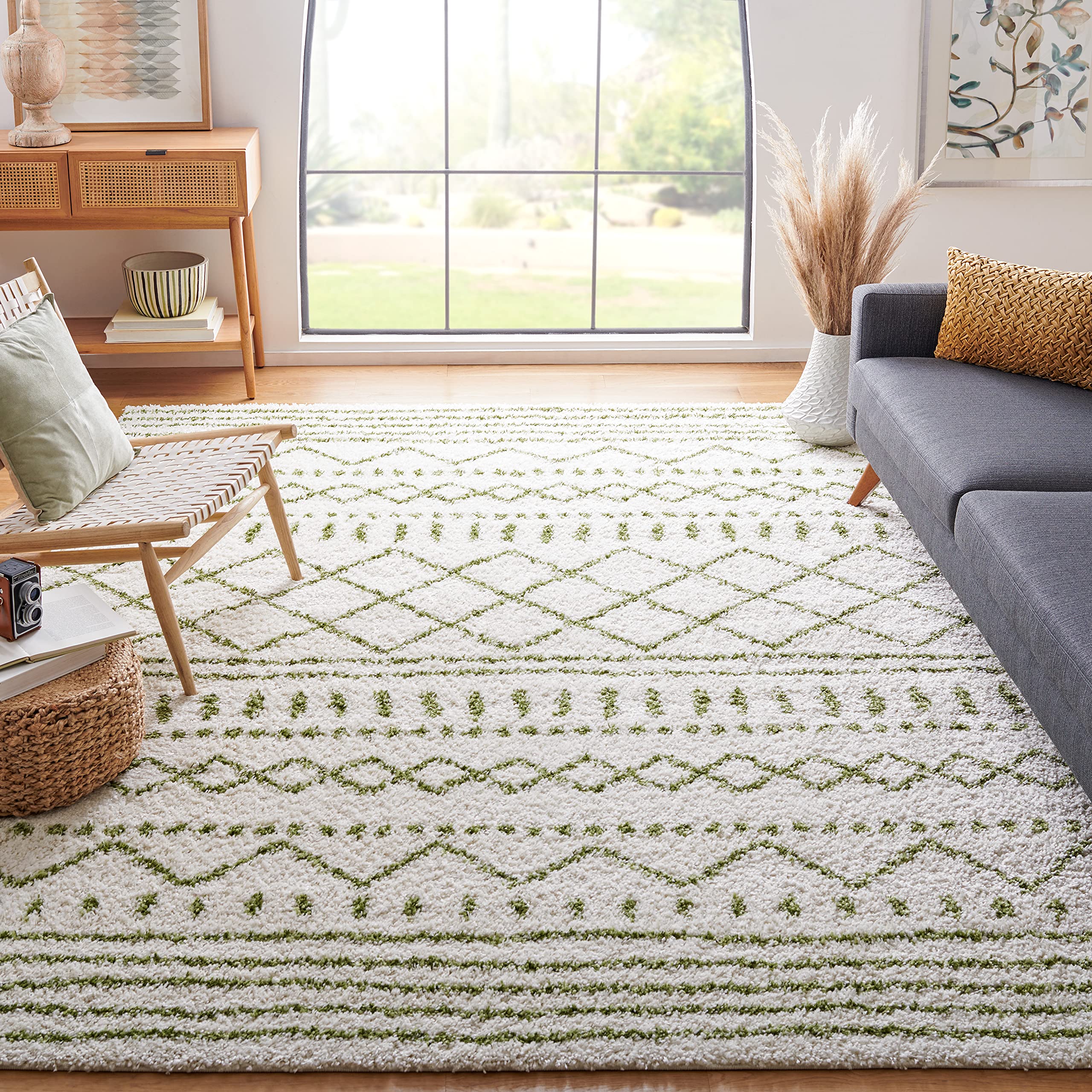 SAFAVIEH Arizona Shag Collection Area Rug - 6'7" x 9'2", Ivory & Beige, Moroccan Boho Design, Non-Shedding & Easy to Clean, Ideal for Living Room, Bedroom, Dining Space (ASG741A)