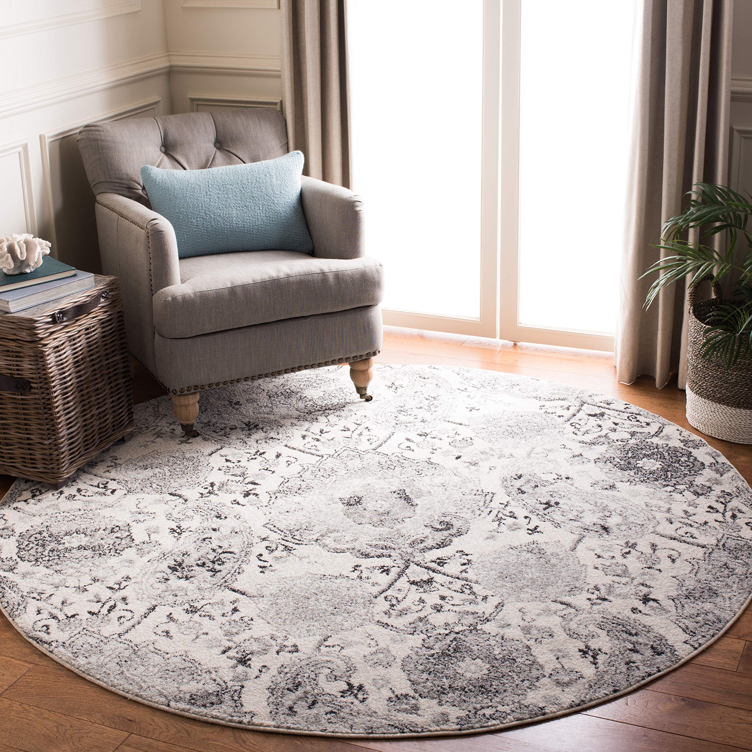 SAFAVIEH Madison Collection Area Rug - 5'3" x 7'6", Cream & Light Grey, Boho Chic Glam Paisley Design, Non-Shedding & Easy Care, Ideal for High Traffic Areas in Living Room, Bedroom (MAD600C)
