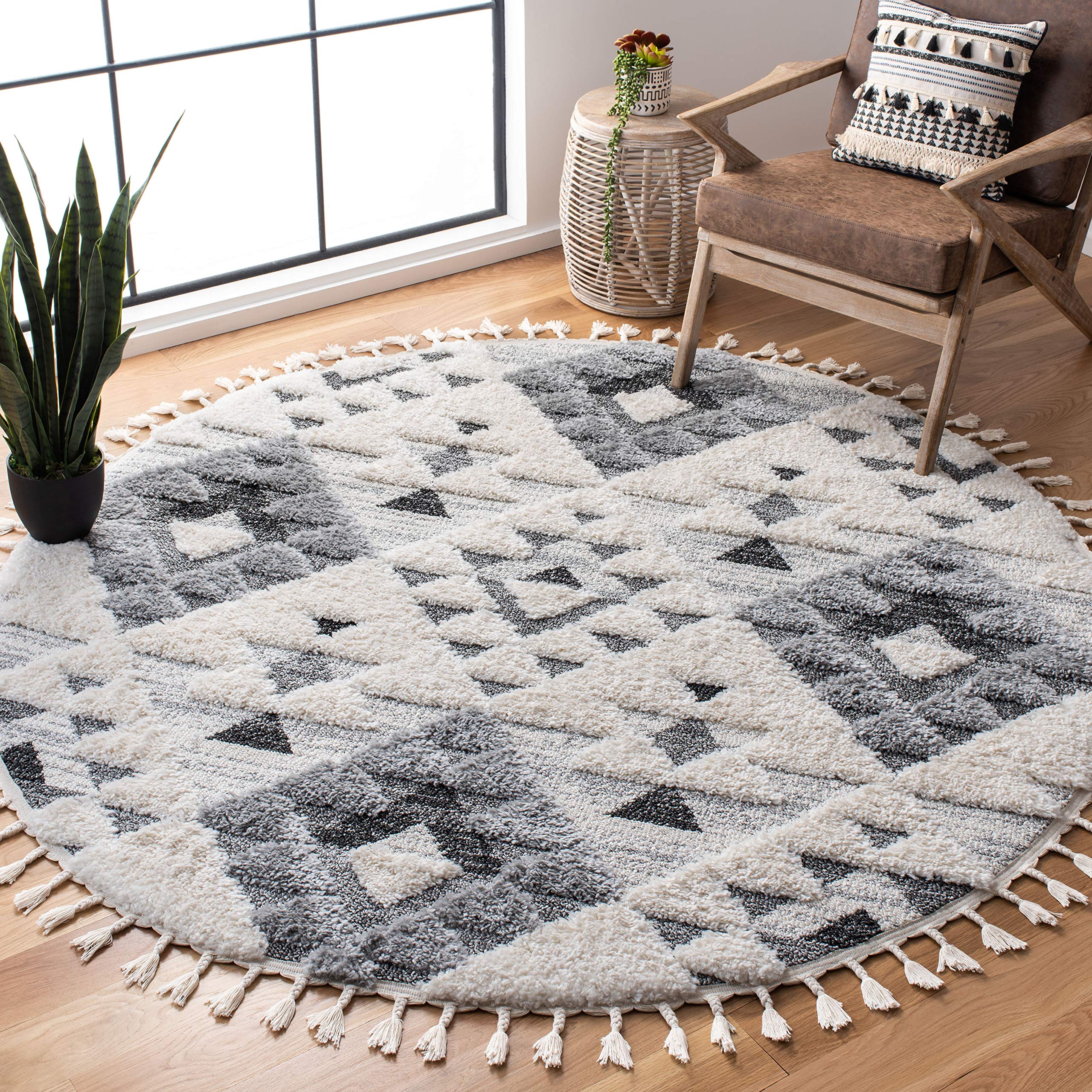 SAFAVIEH Moroccan Tassel Shag Collection Area Rug - 5'3" x 7'6", Ivory, Non-Shedding & Easy to Clean, Plush High-Low Texture, Ideal for Living Room, Bedroom, Dining Space (MTS688C)