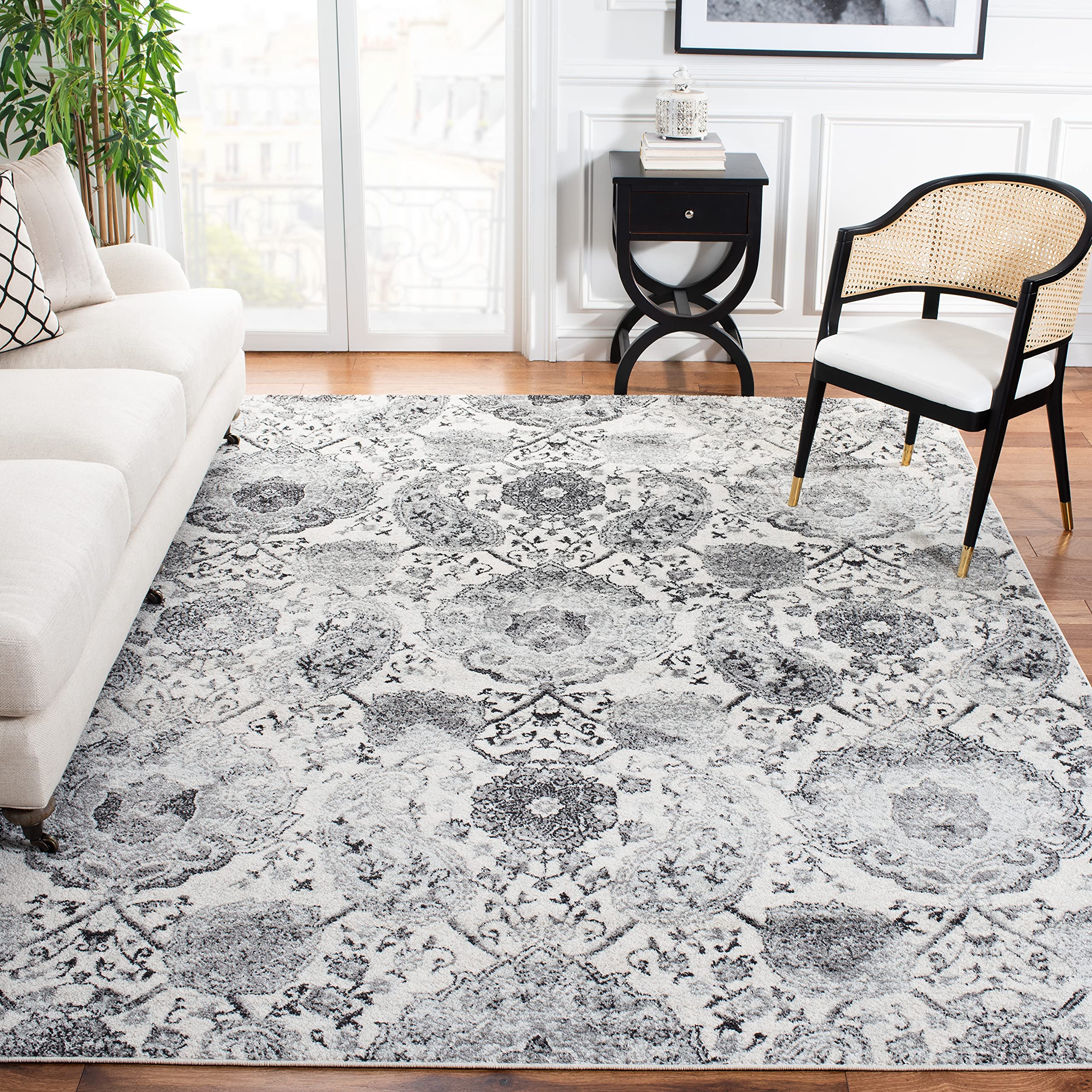 SAFAVIEH Madison Collection Area Rug - 5'3" x 7'6", Cream & Light Grey, Boho Chic Glam Paisley Design, Non-Shedding & Easy Care, Ideal for High Traffic Areas in Living Room, Bedroom (MAD600C)
