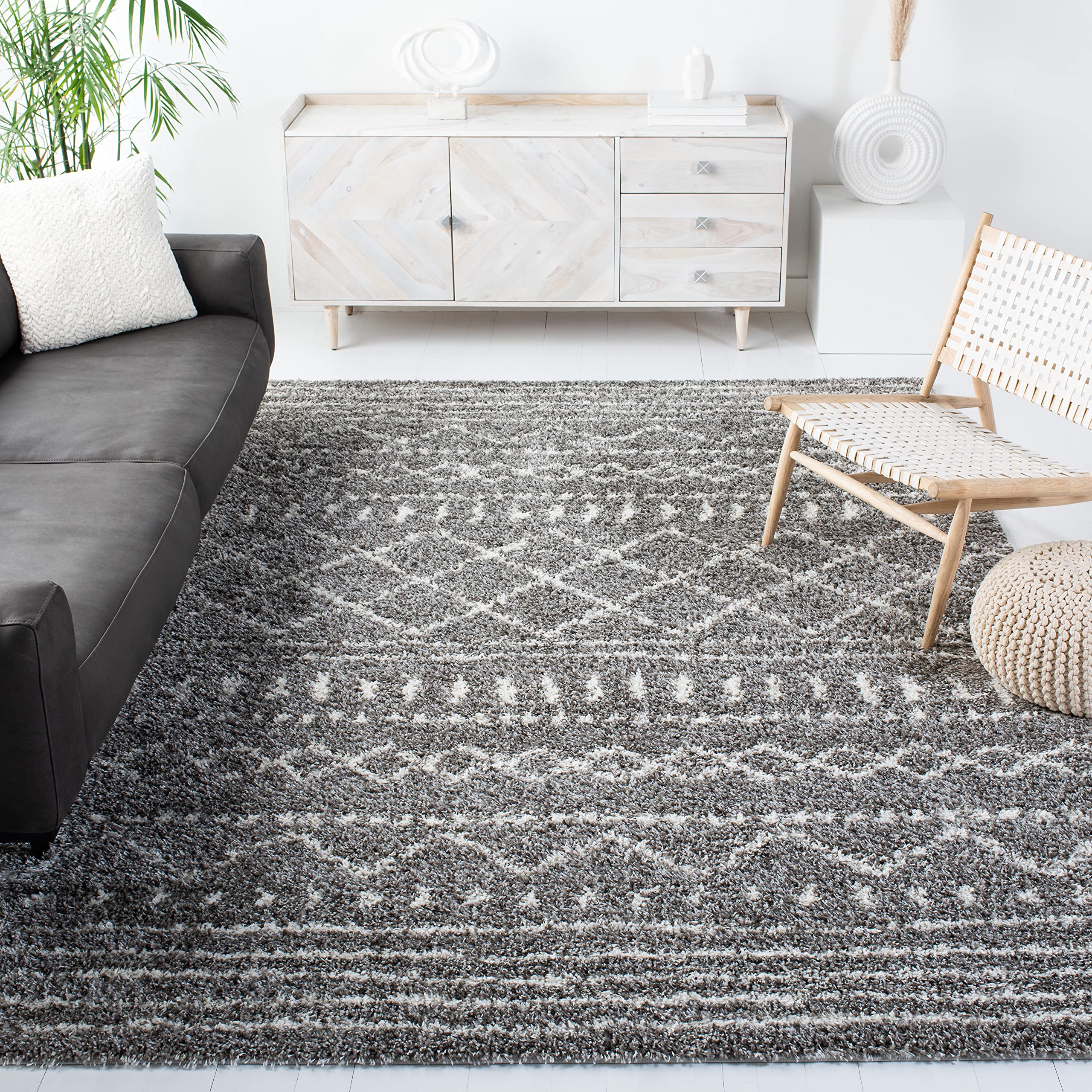 SAFAVIEH Arizona Shag Collection Area Rug - 6'7" x 9'2", Ivory & Beige, Moroccan Boho Design, Non-Shedding & Easy to Clean, Ideal for Living Room, Bedroom, Dining Space (ASG741A)