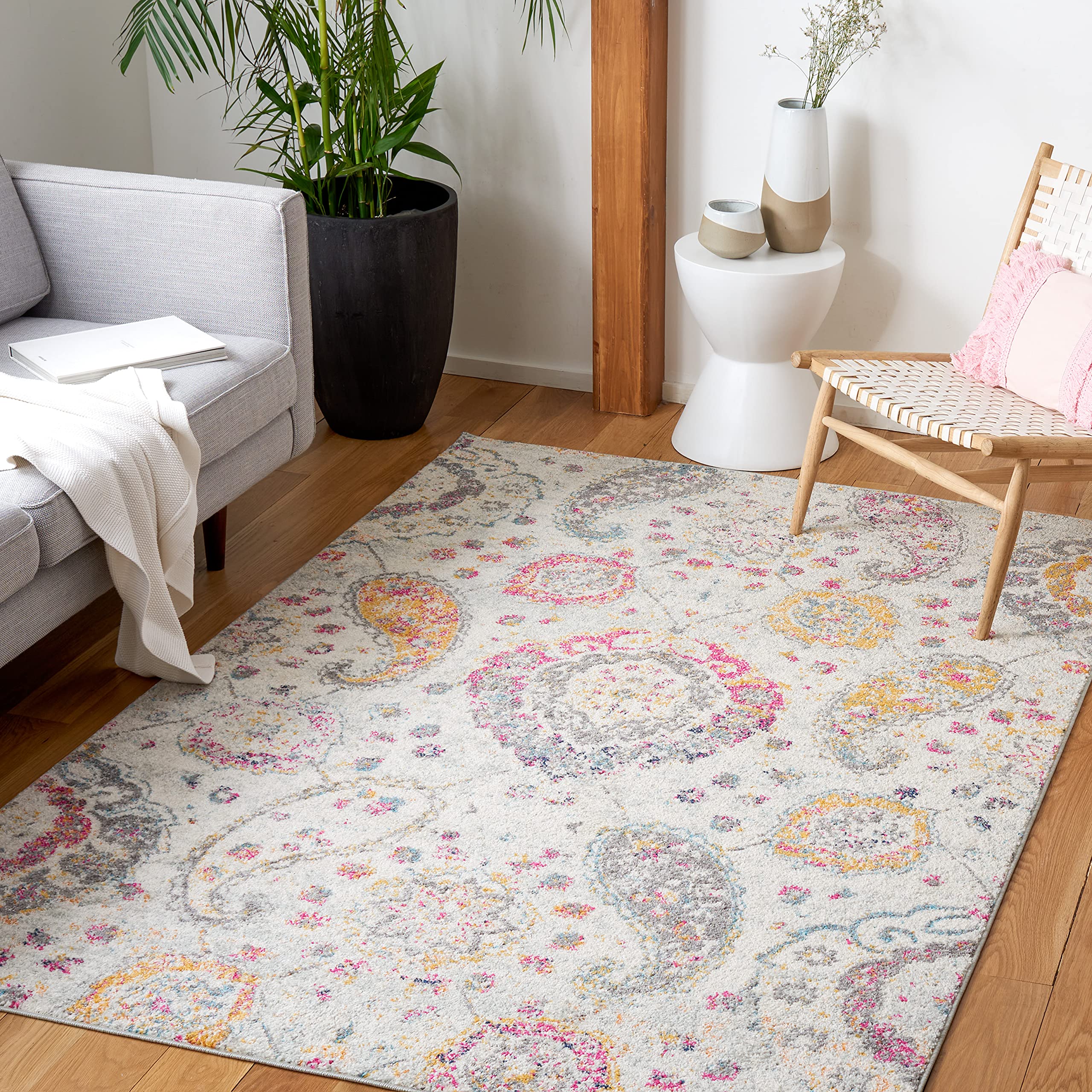 SAFAVIEH Madison Collection Area Rug - 5'3" x 7'6", Cream & Light Grey, Boho Chic Glam Paisley Design, Non-Shedding & Easy Care, Ideal for High Traffic Areas in Living Room, Bedroom (MAD600C)