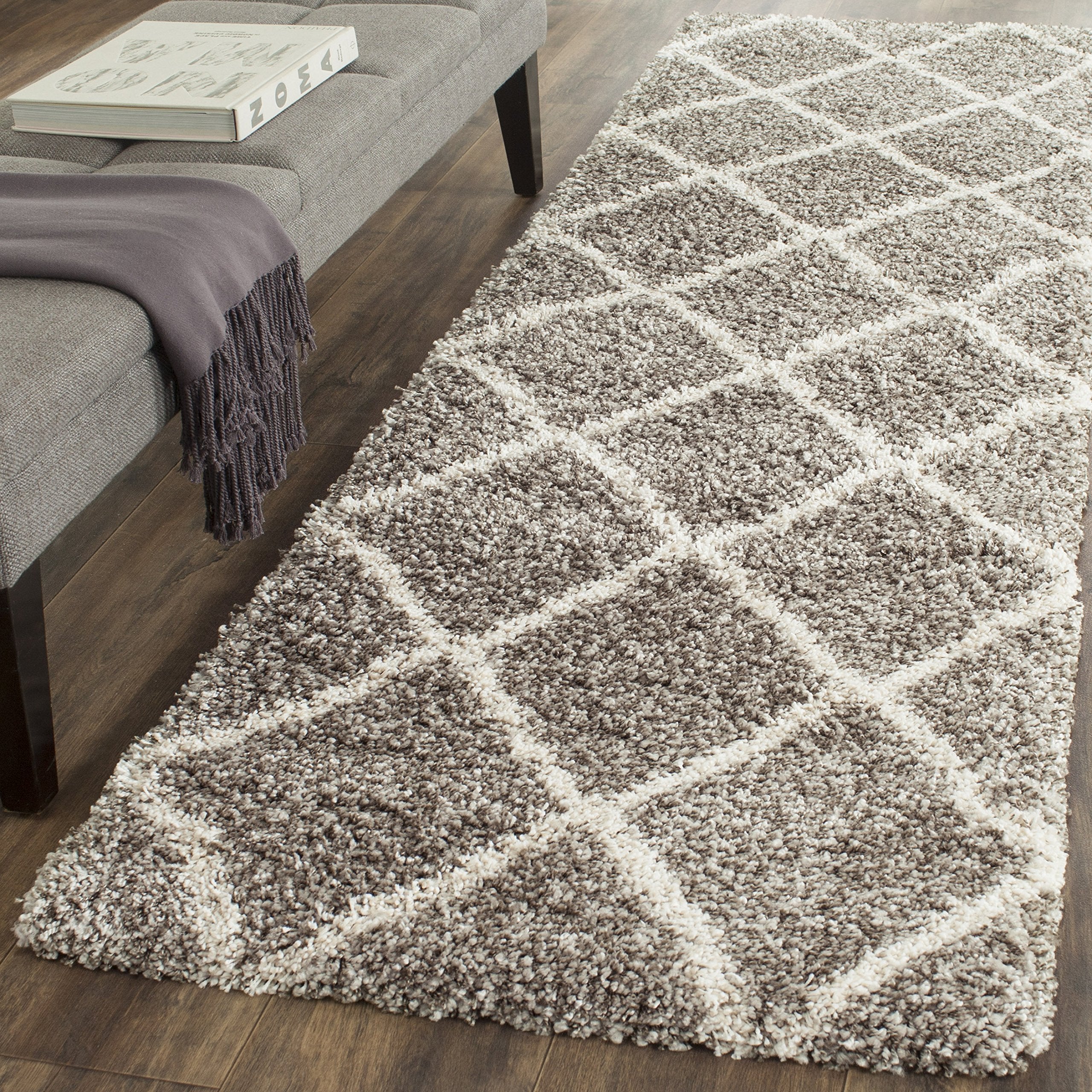 SAFAVIEH Hudson Shag Collection Area Rug - 5'3" x 7'6", Beige & Ivory, Modern Trellis Design, Non-Shedding & Easy Care, 2-inch Thick Ideal for High Traffic Areas in Living Room, Bedroom (SGH281S)